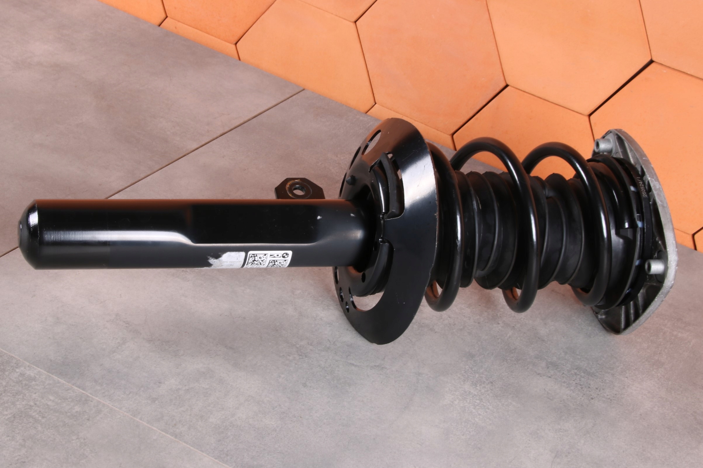 MINI F66 COOPER C B38N shock absorber right front front 5A31E14 12 km !!!