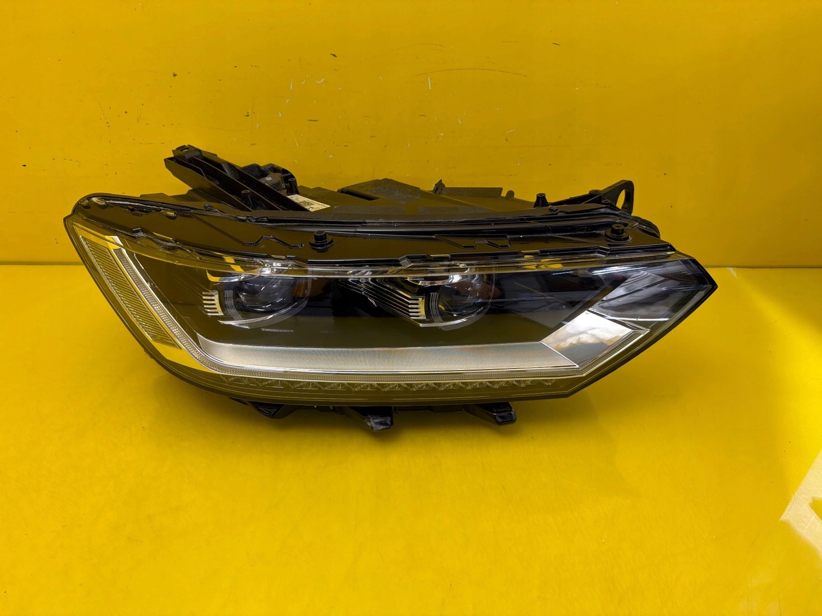 light right VW Passat B8 2015- Full Led 3G1941082G