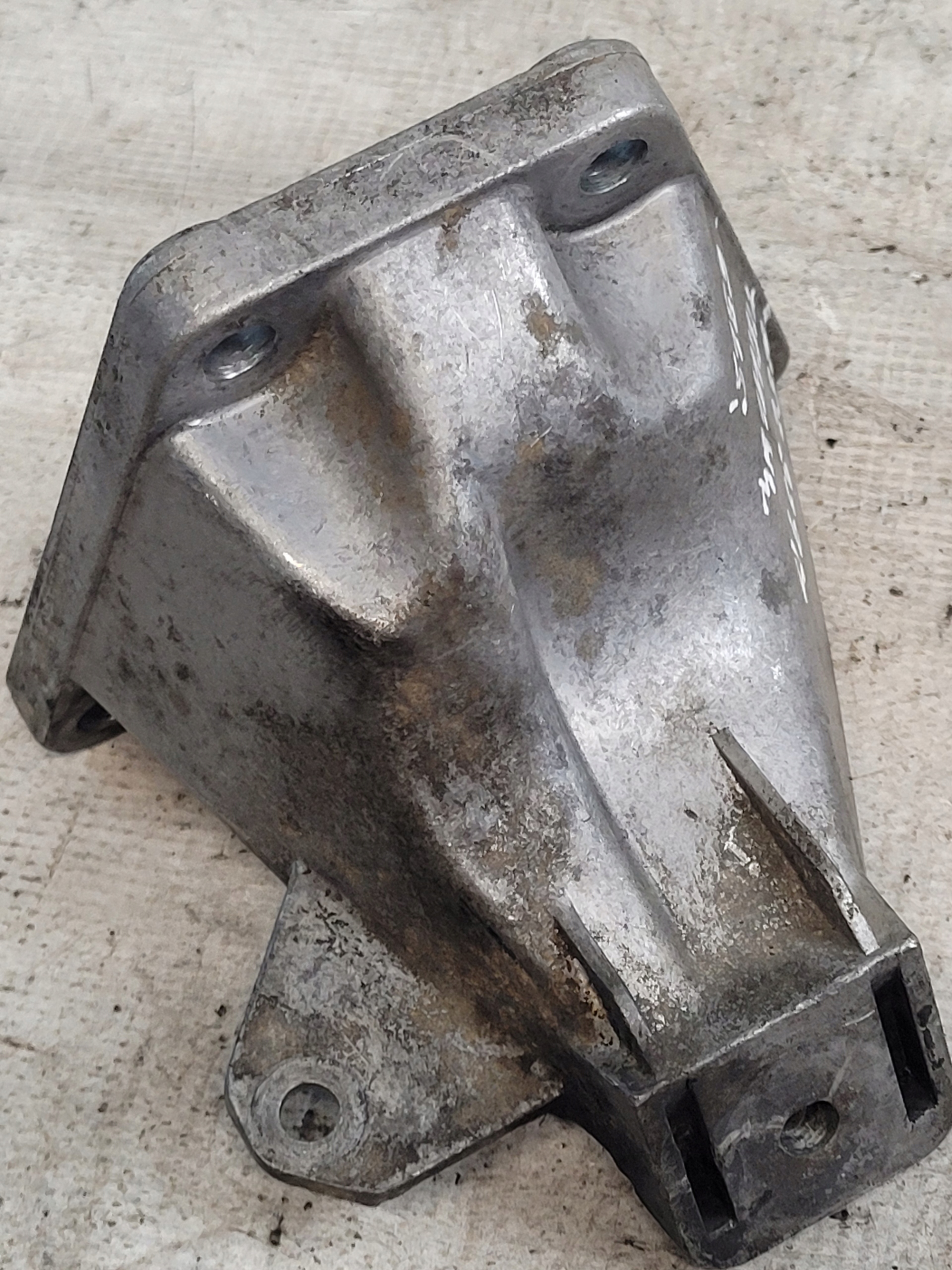 holder engine mount OE 4B0199308 AUDI A6 C5 2.5 TDI 00r.