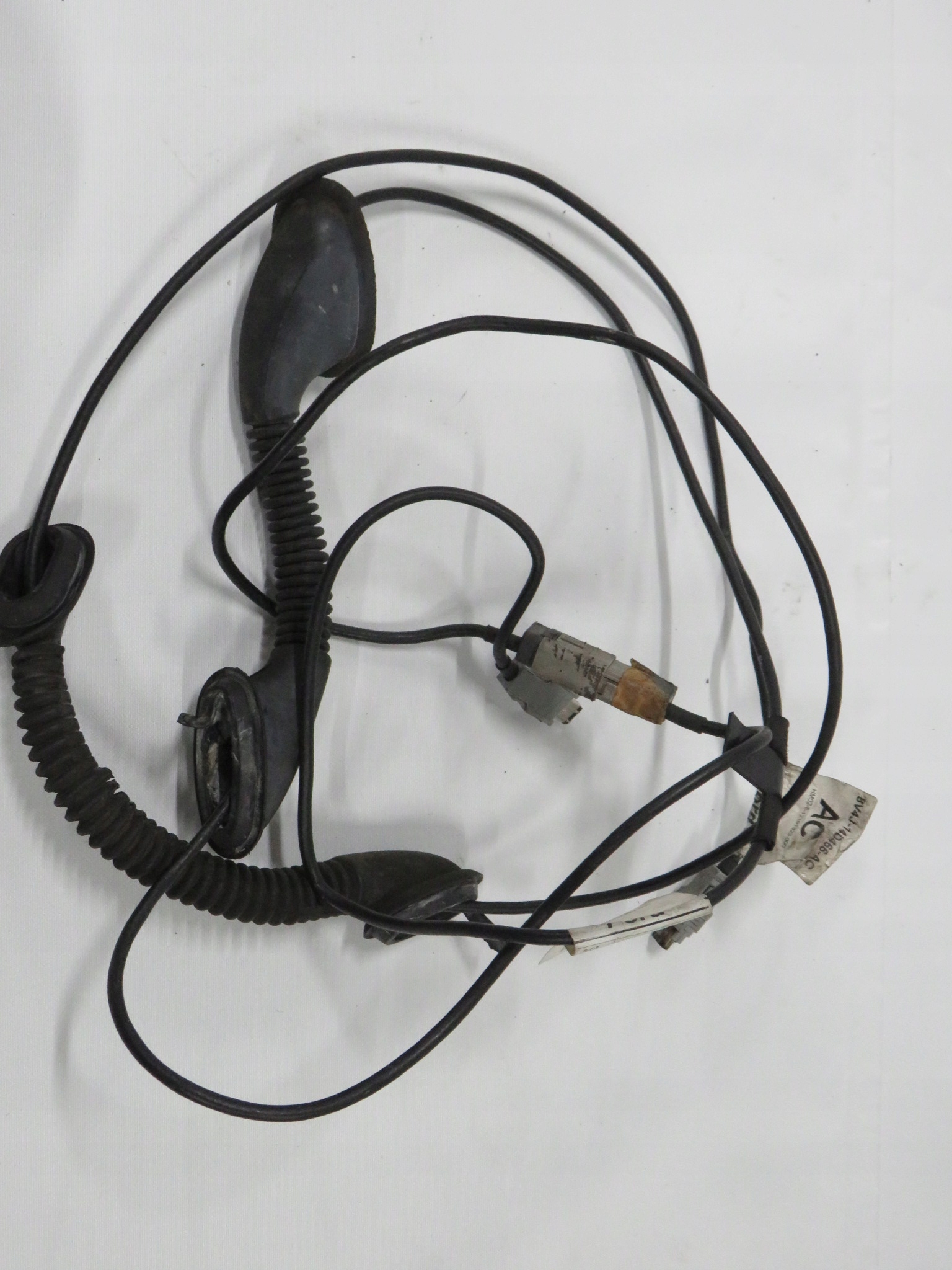 KUGA MK1 УСТАНОВКА КАМЕРИ ЗАДНЯ ЗАДНЯ