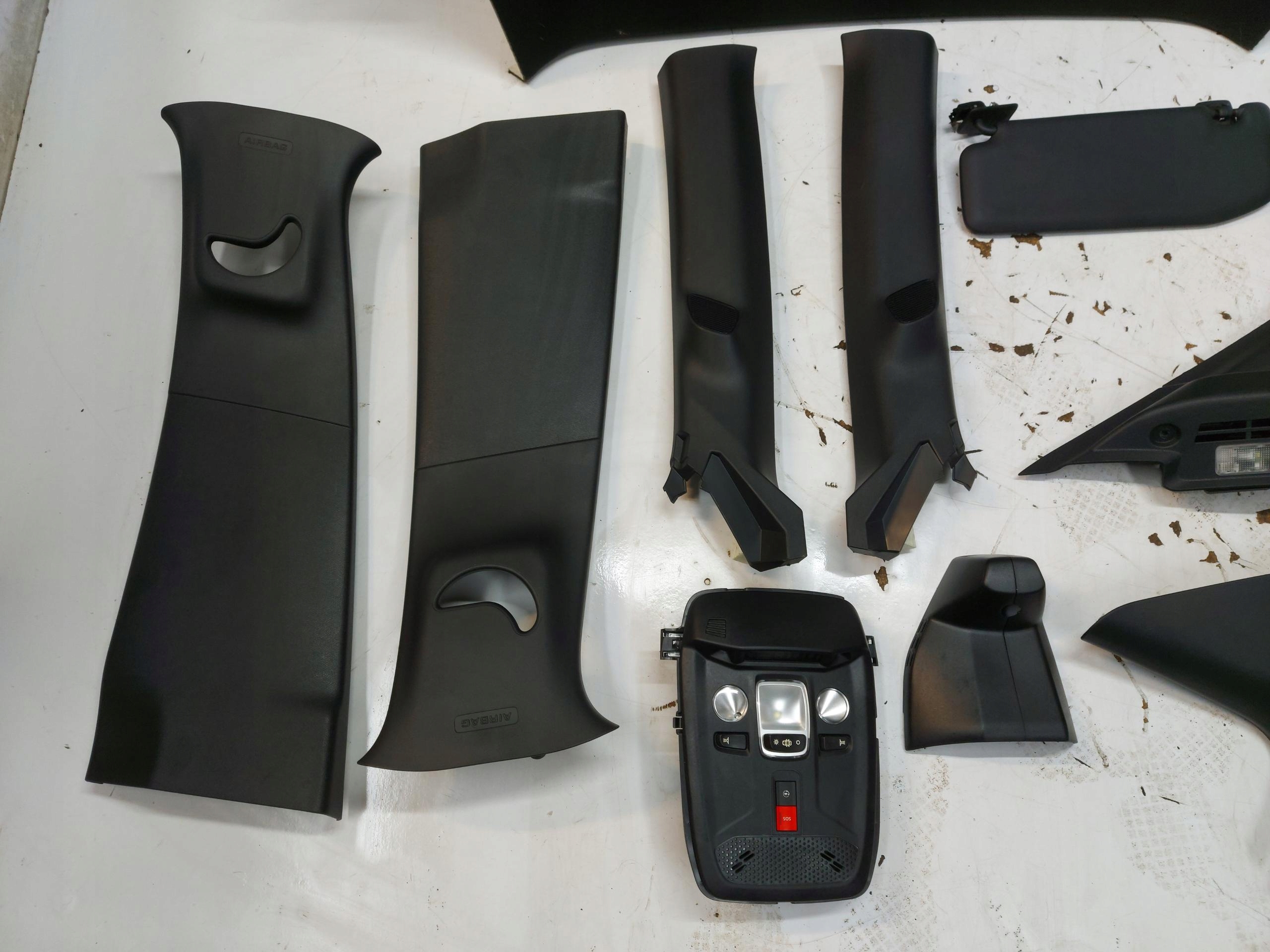 Opel Mokka-E II B roof upholstery black plastics pillars inner pakiet