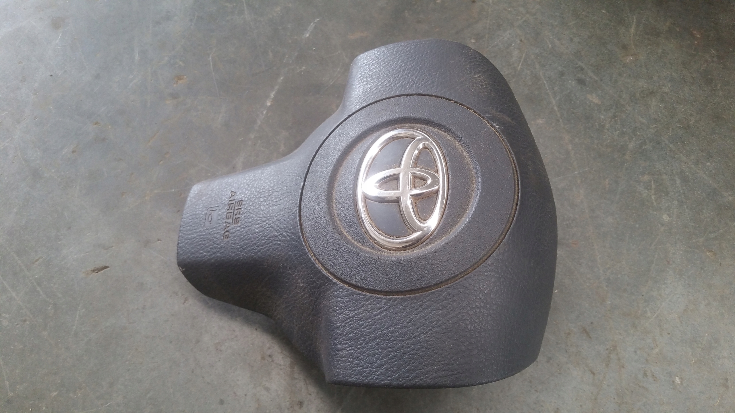 dashboard panel airbags tension belts sensor Toyota RAV4