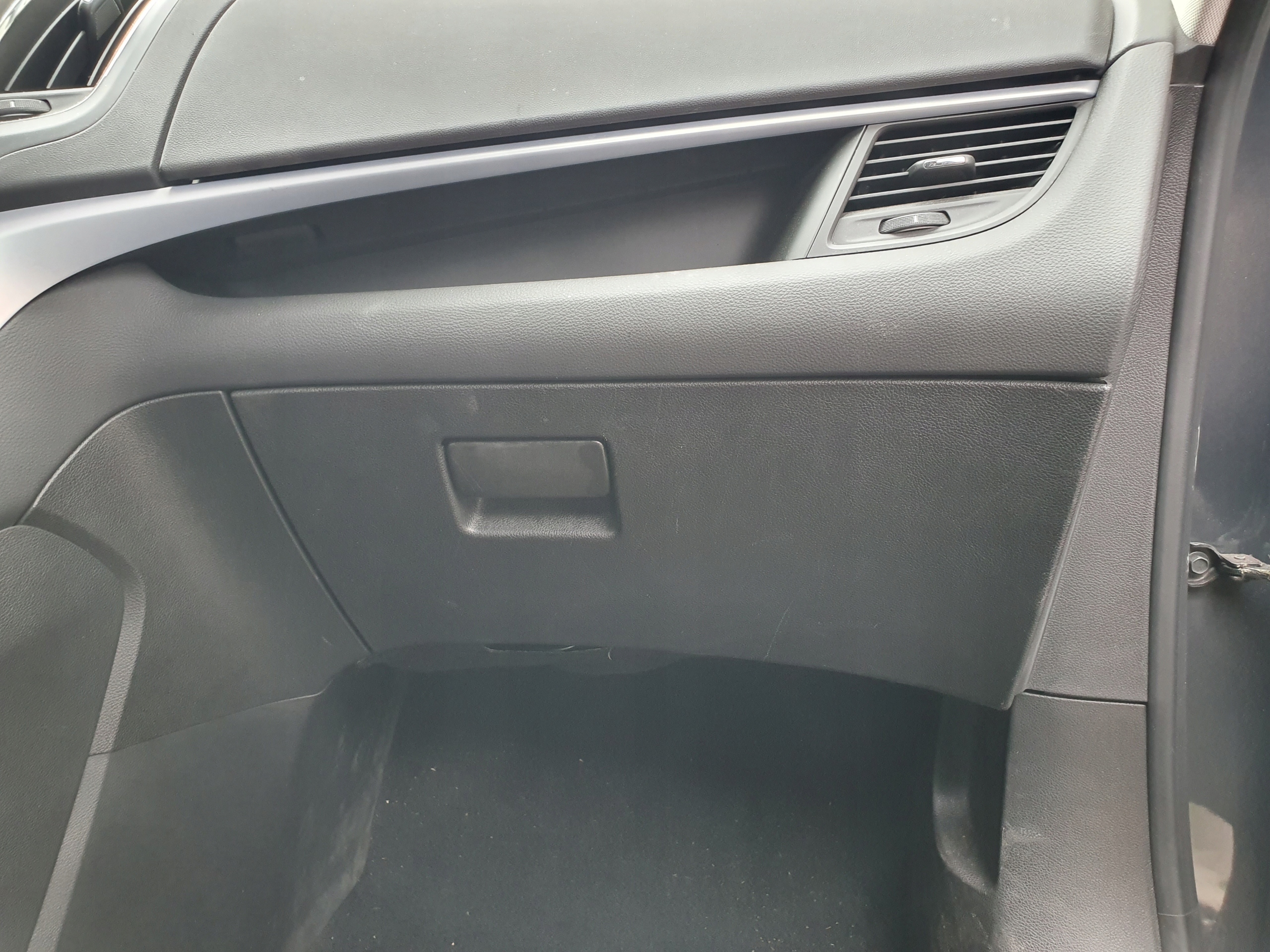 SCHOWEK PASAZERA OPEL ZAFIRA C EUROPA