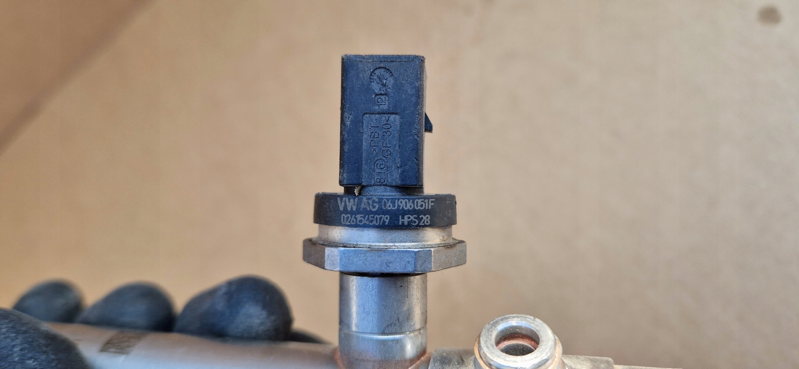 Rampe injection 06K133317G 06J906051F VW SKODA