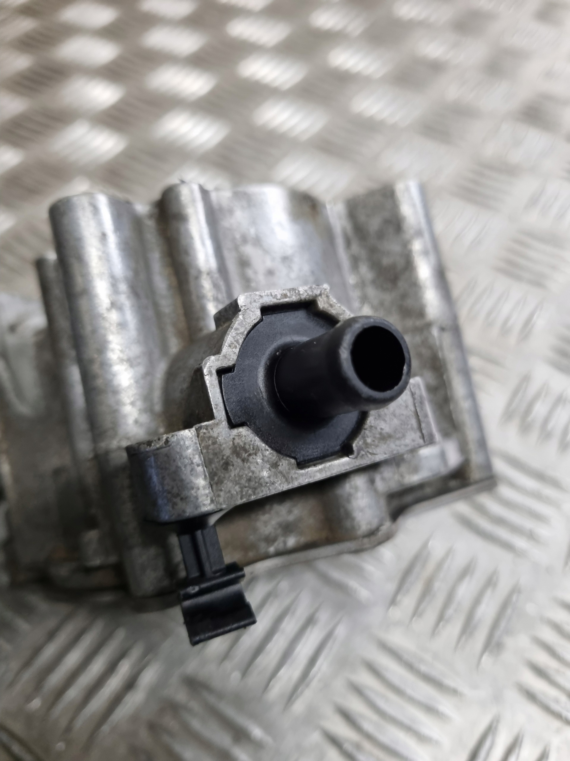 pump VACUM AUDI TT 2.0 TFSI