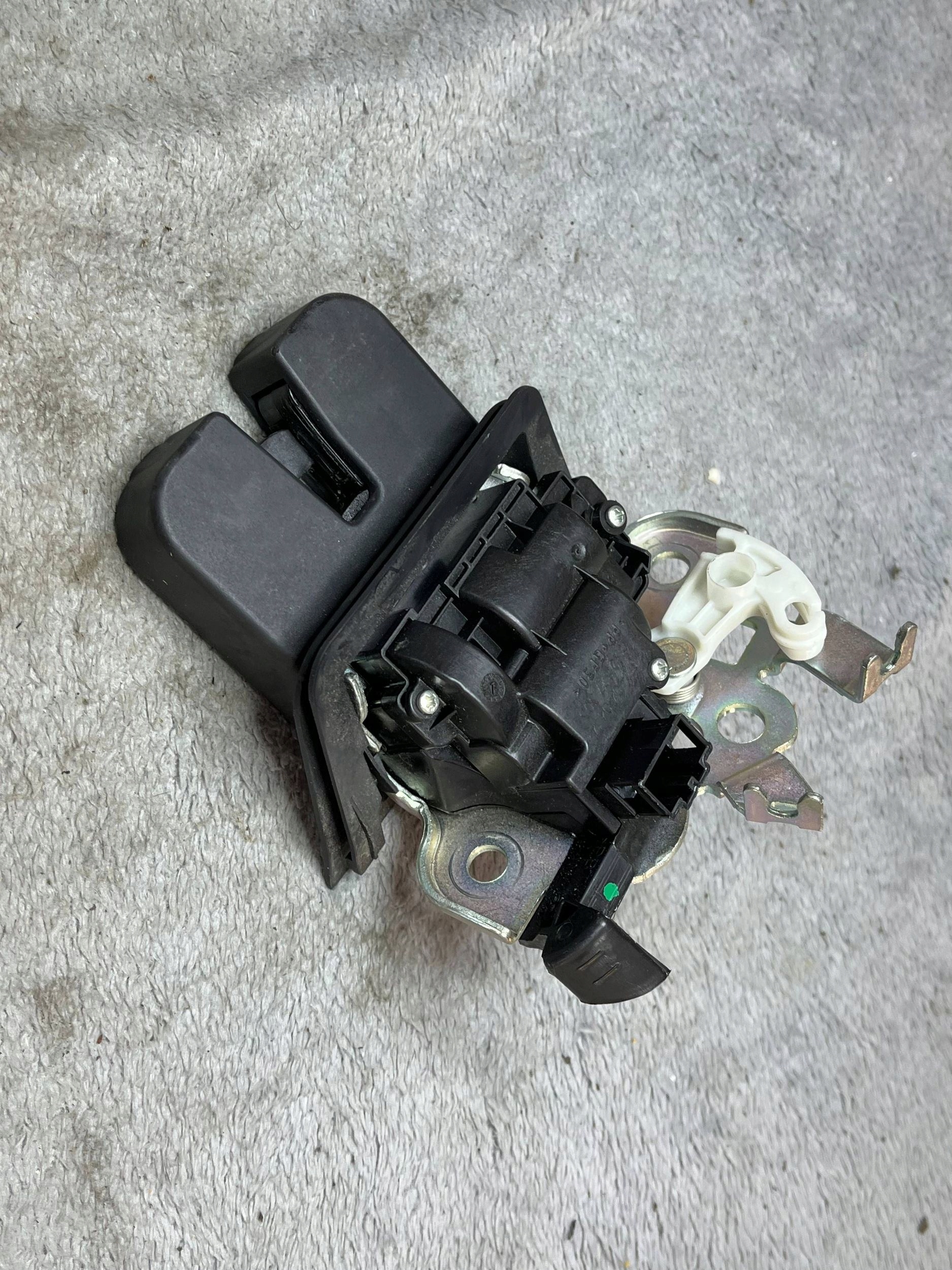 lock bonnet boot Audi Q5 SQ5 8R0827505A