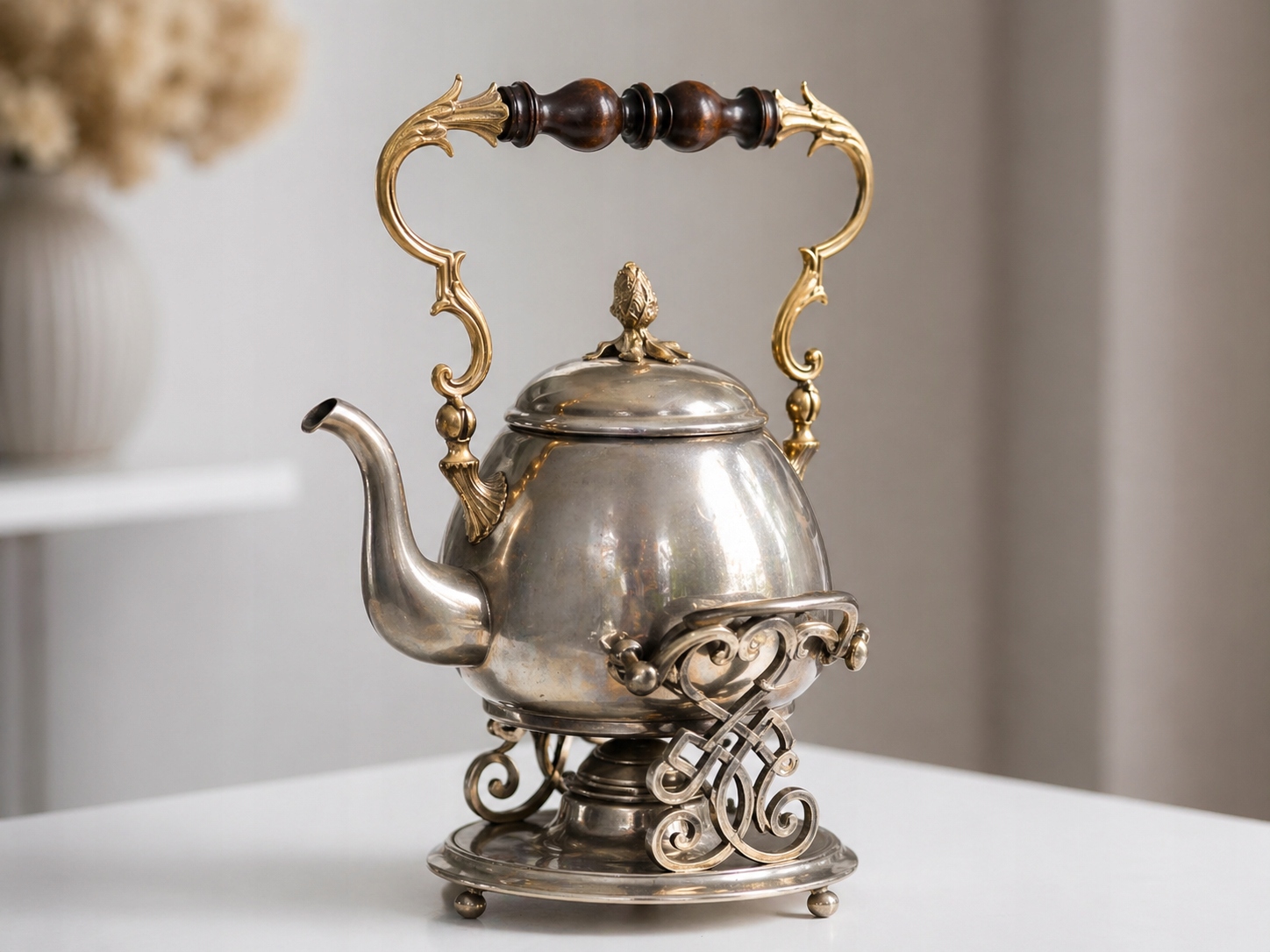 Ozdobny czajnik vintage