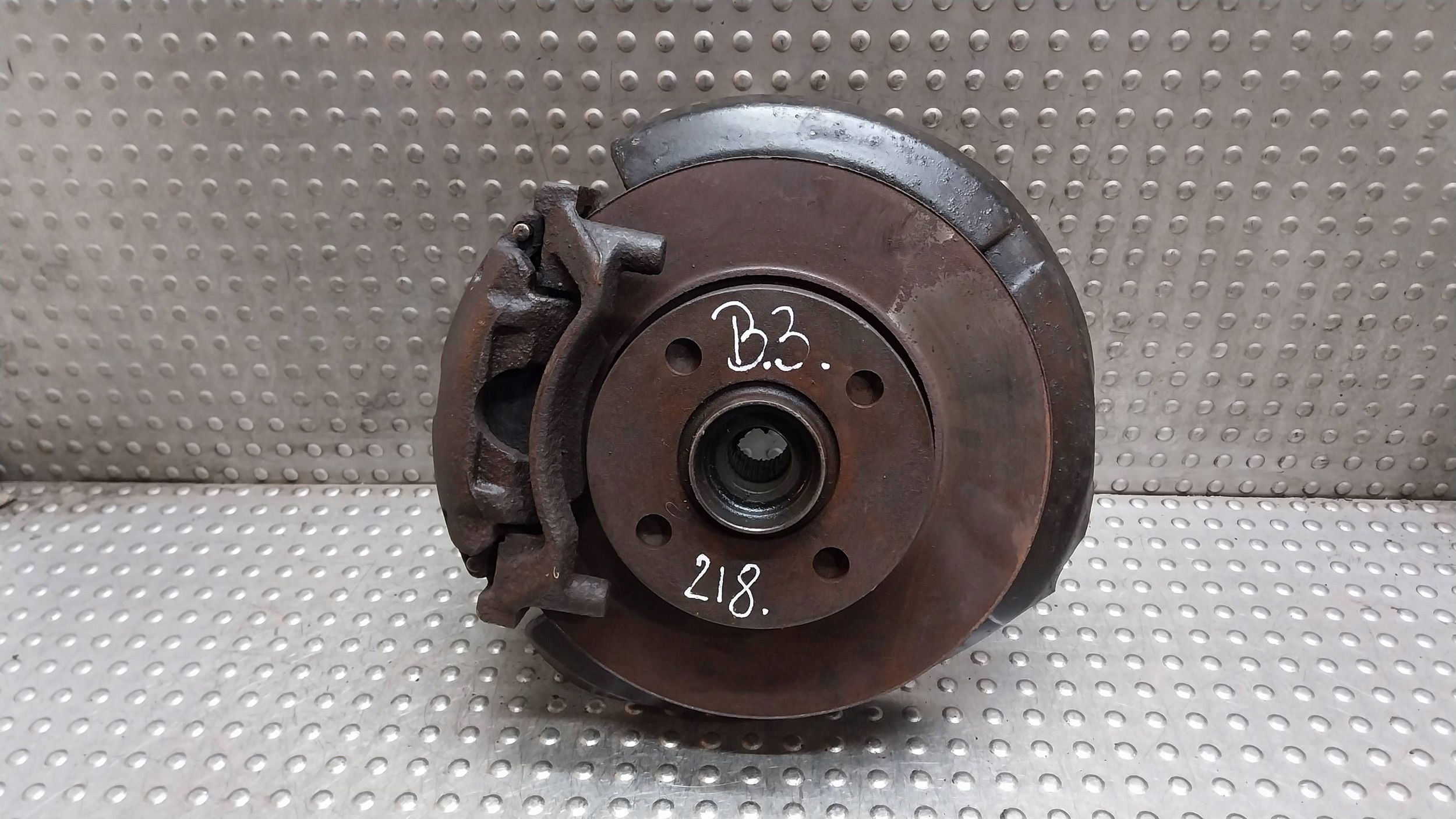 otoč čepu třmen pravý předek KPL AUDI 80 B3