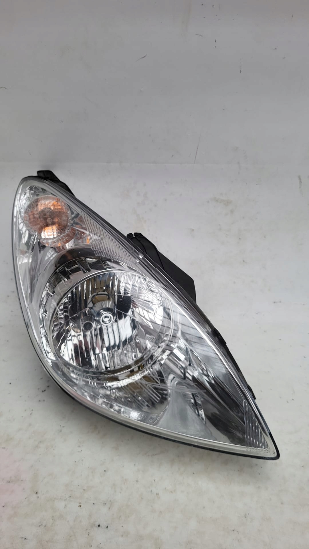 HYUNDAI I20 08-12 light right front front 92102-4P000
