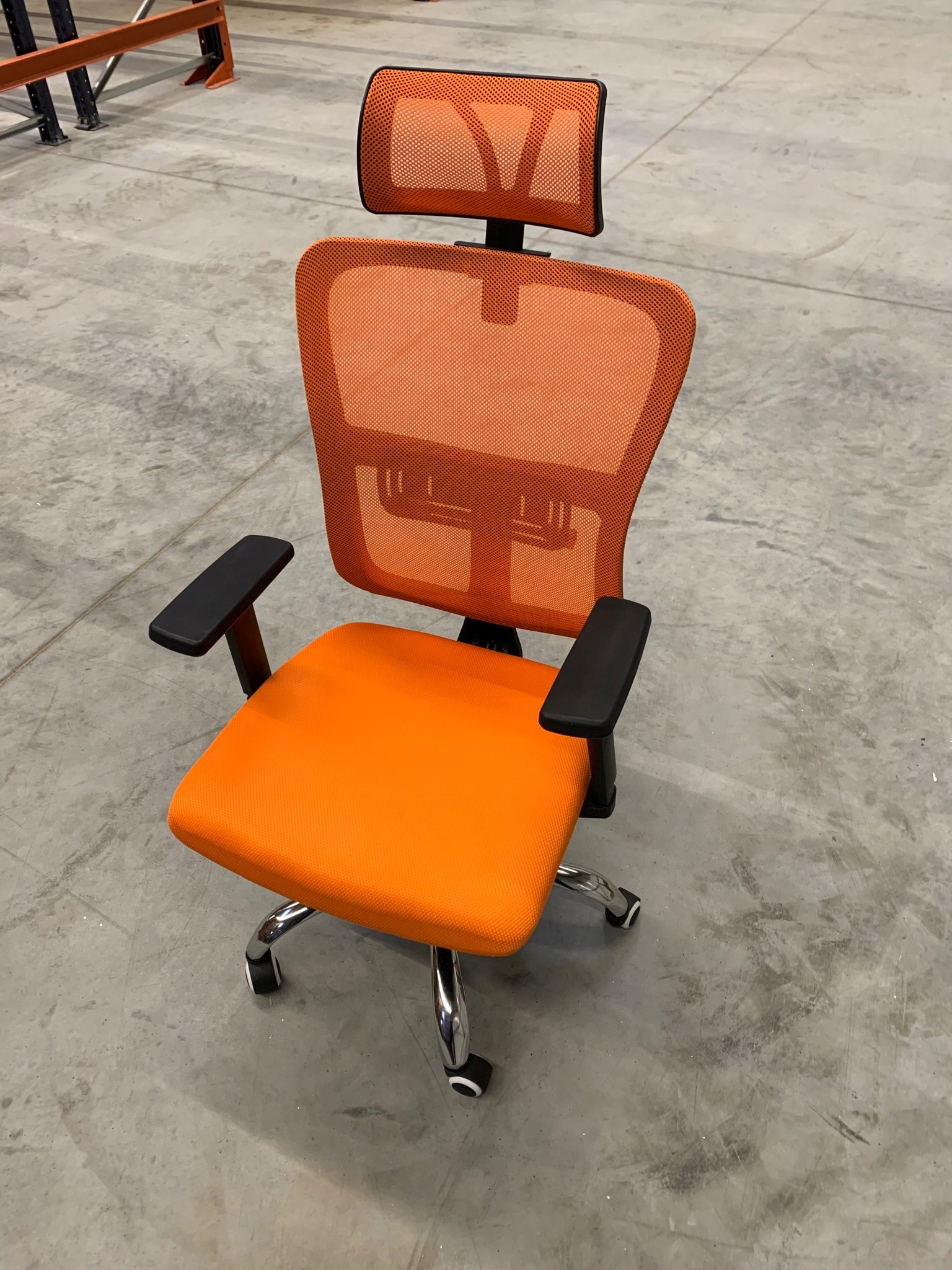 Pasukama biuro kėdė su galvos atrama (I132) Gamintojo kodas I132