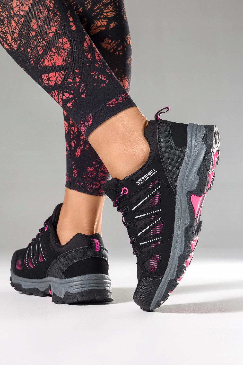 OBUWIE TREKKINGOWE DAMSKIE SOFTSHELL CZARNE SZNUROWANE RÓŻOWE DODATKI r 39 Płeć kobieta