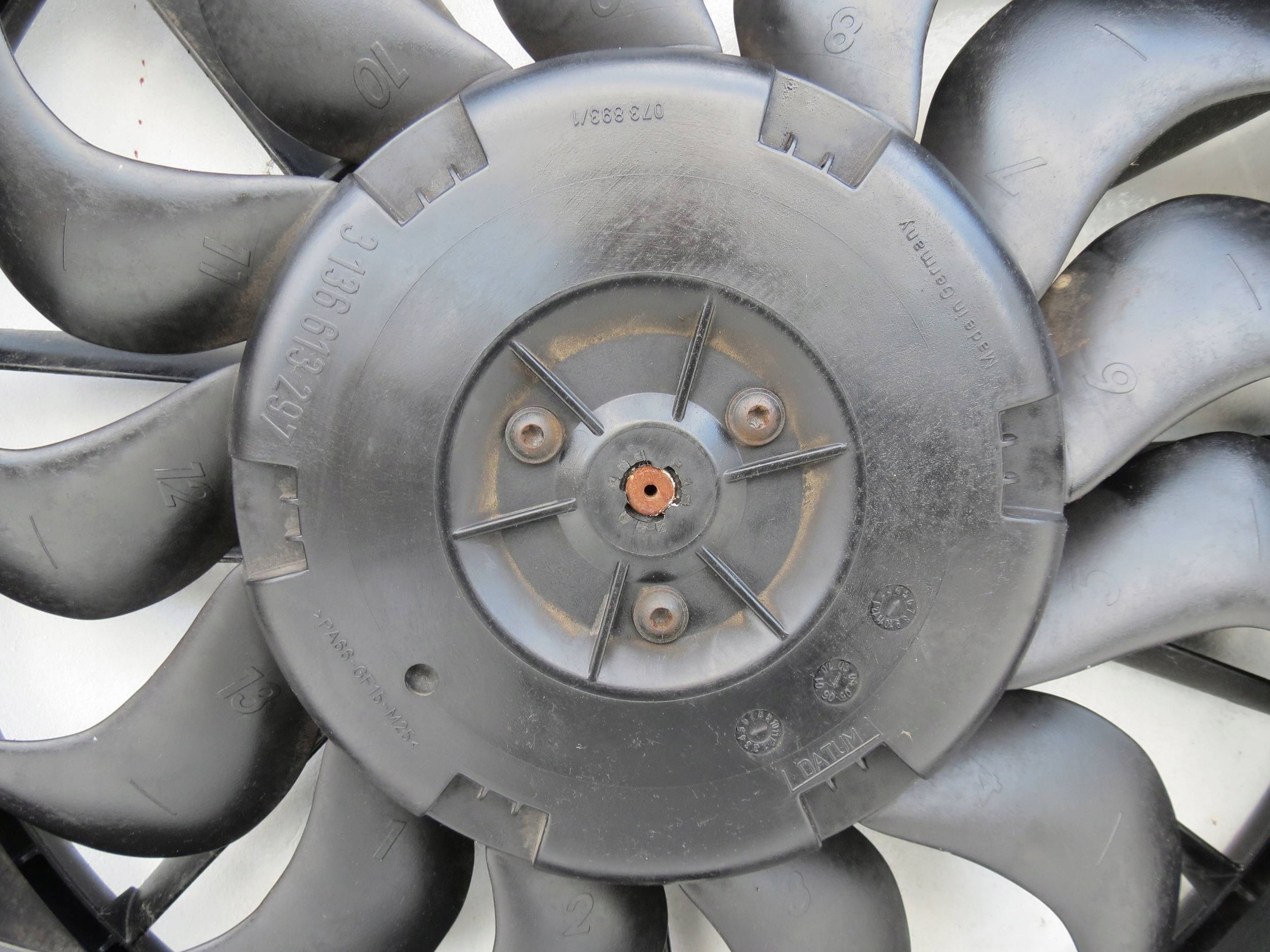 ventilátor VOLVO XC70 II CROSS AWD 2.4D 185KM 2000-2007r 30741144