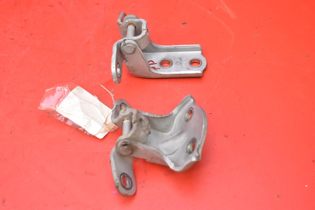 hinge hinges door right front HYUNDAI H1 2 II i800 07-20