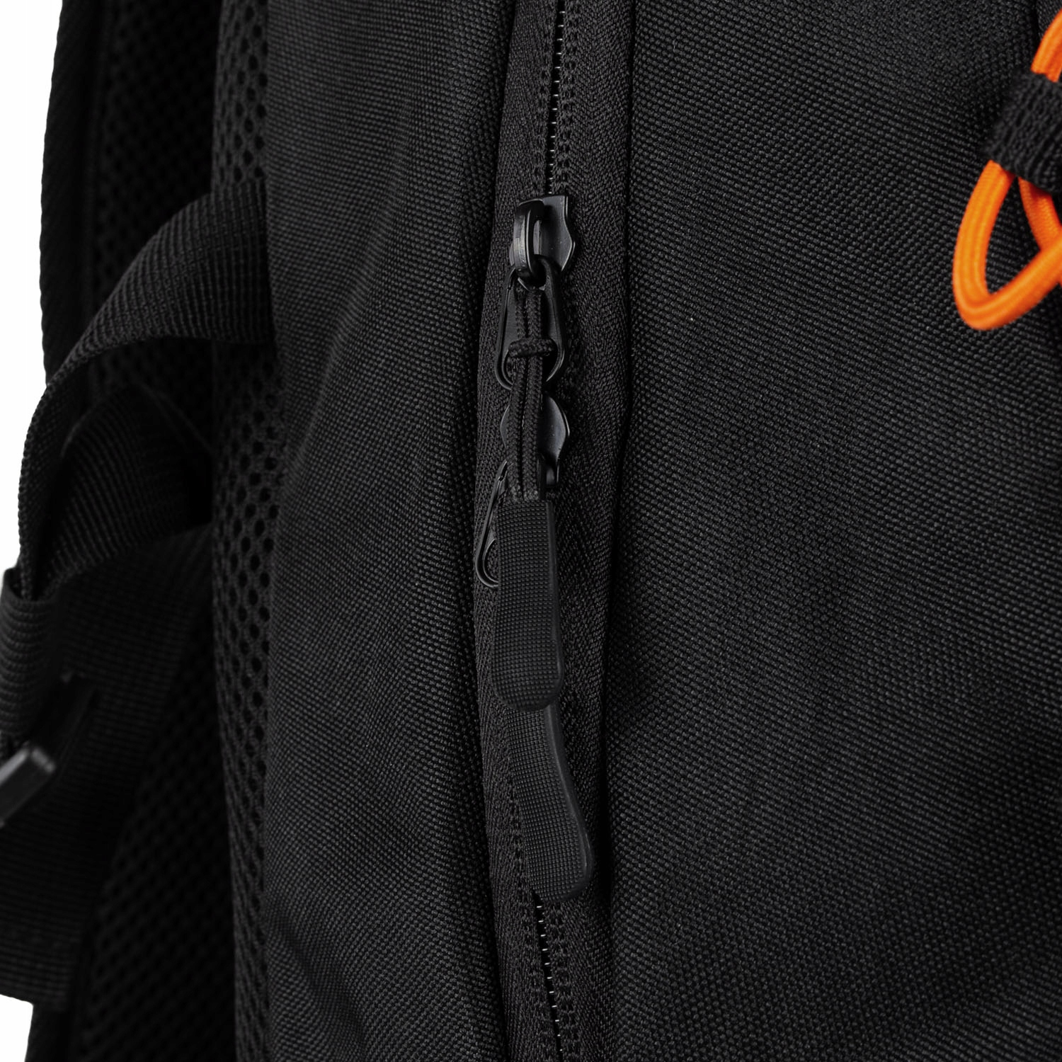 POJEMNY KOMPAKTOWY PLECAK TURYSTYCZNY BERGSON ALTA 30L Model ALTA