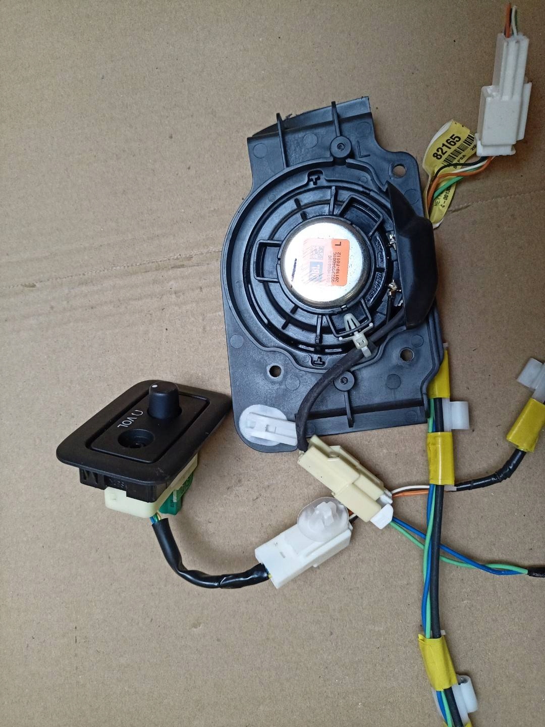 speaker Toyota Sienna 3 2011 20110-F0112