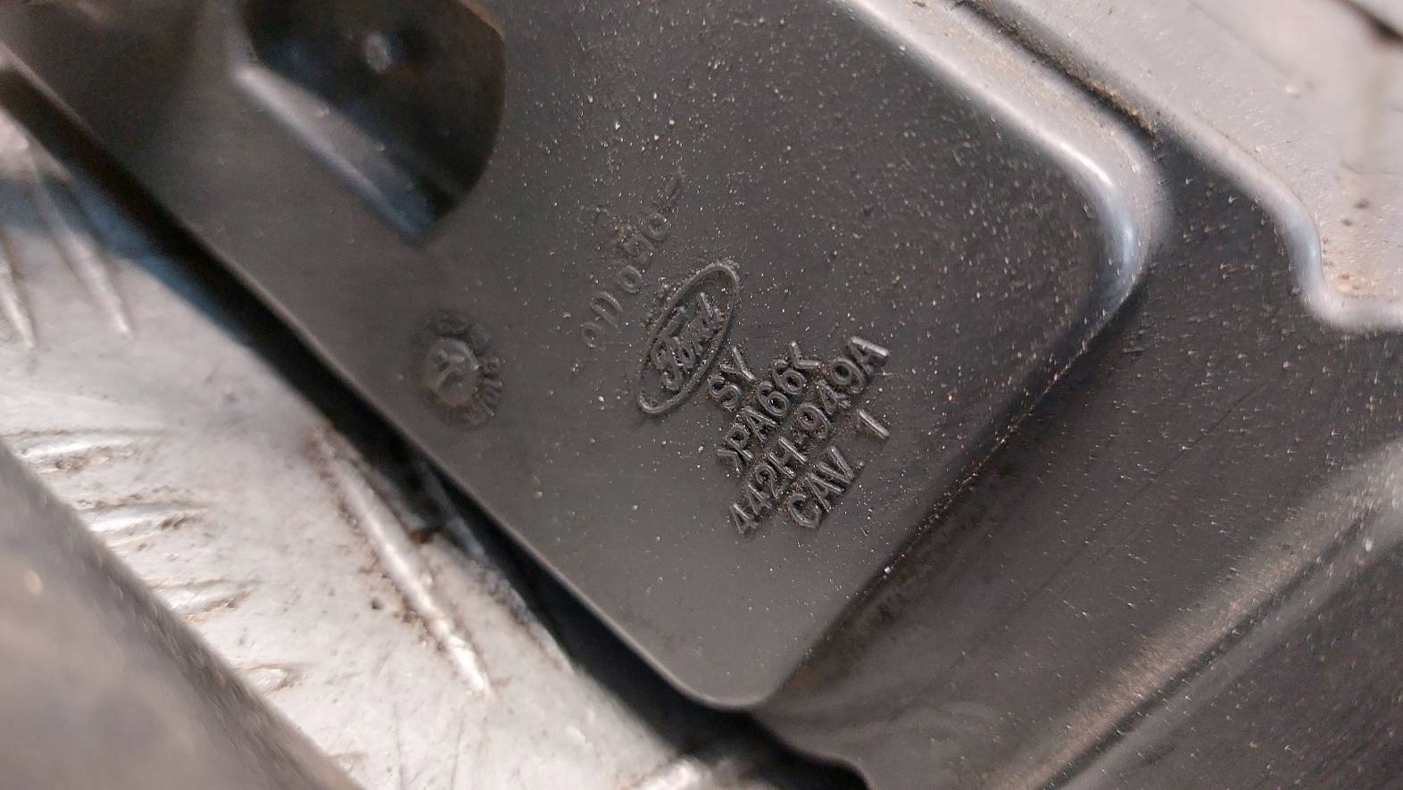uhlíkový filtr FORD TAURUS IV