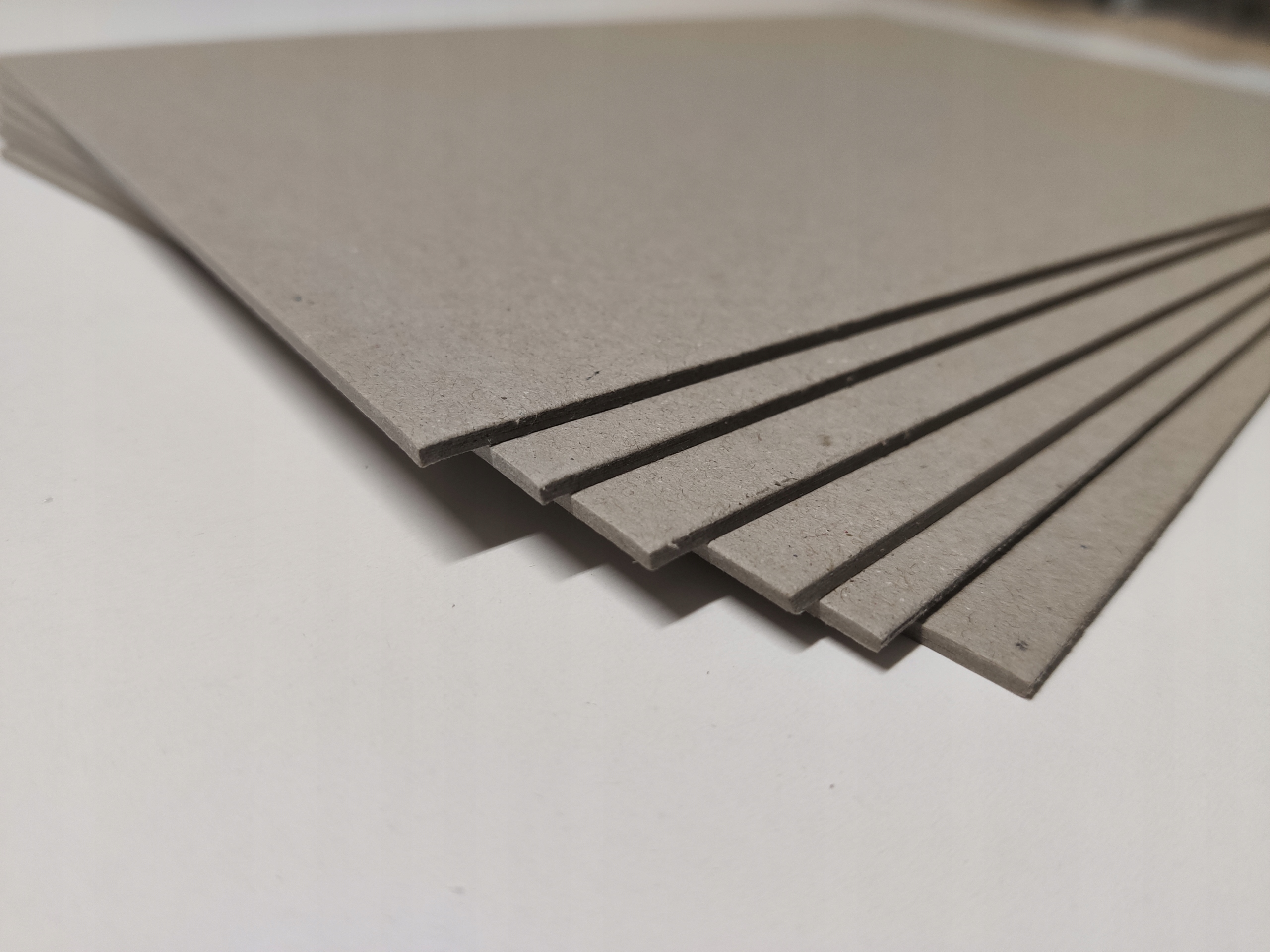 Tektura introligatorska modelarska 2 mm A3 20 ark