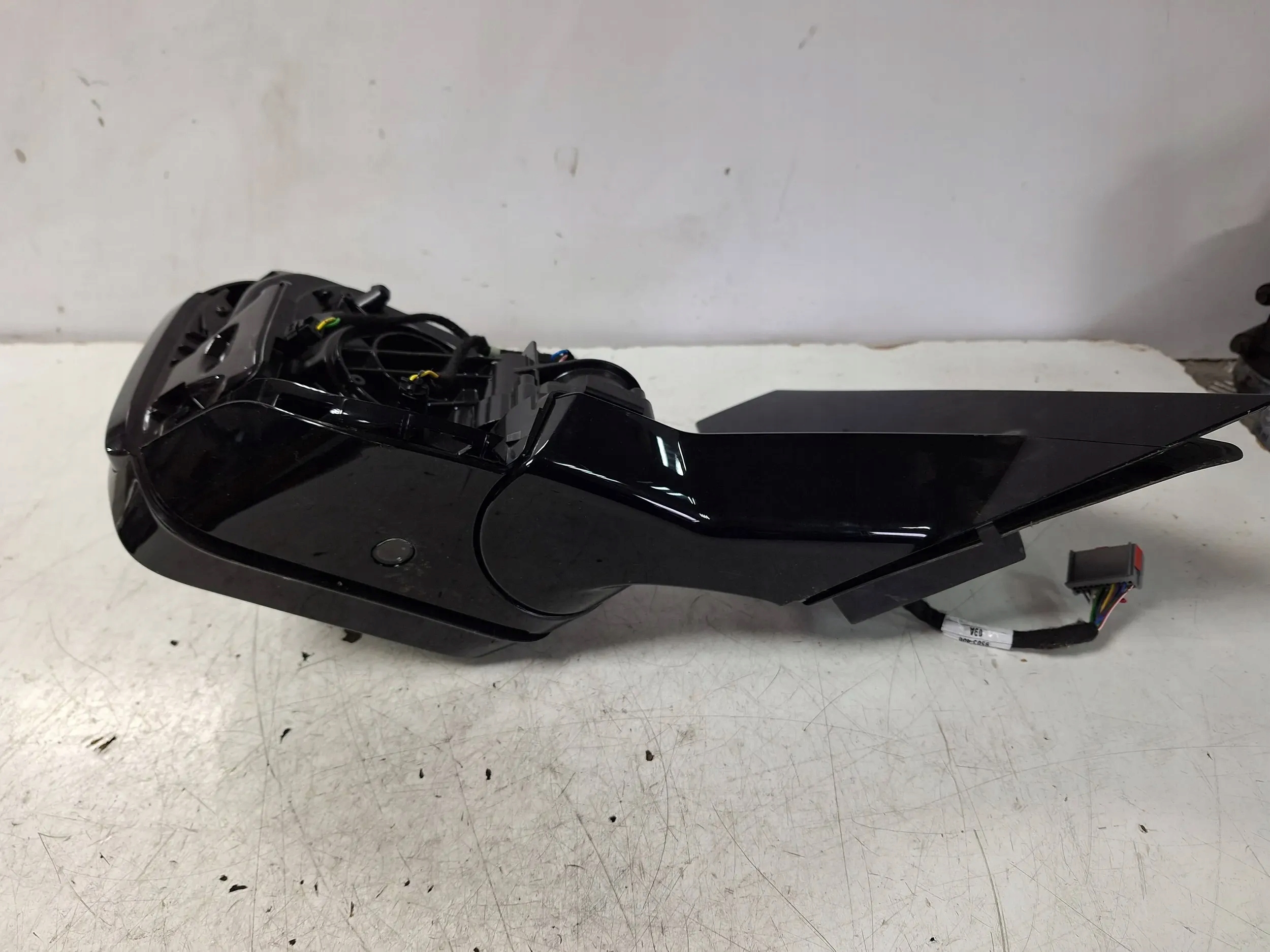 mirror right Land Rover Defender L633 21- 14PIN EU