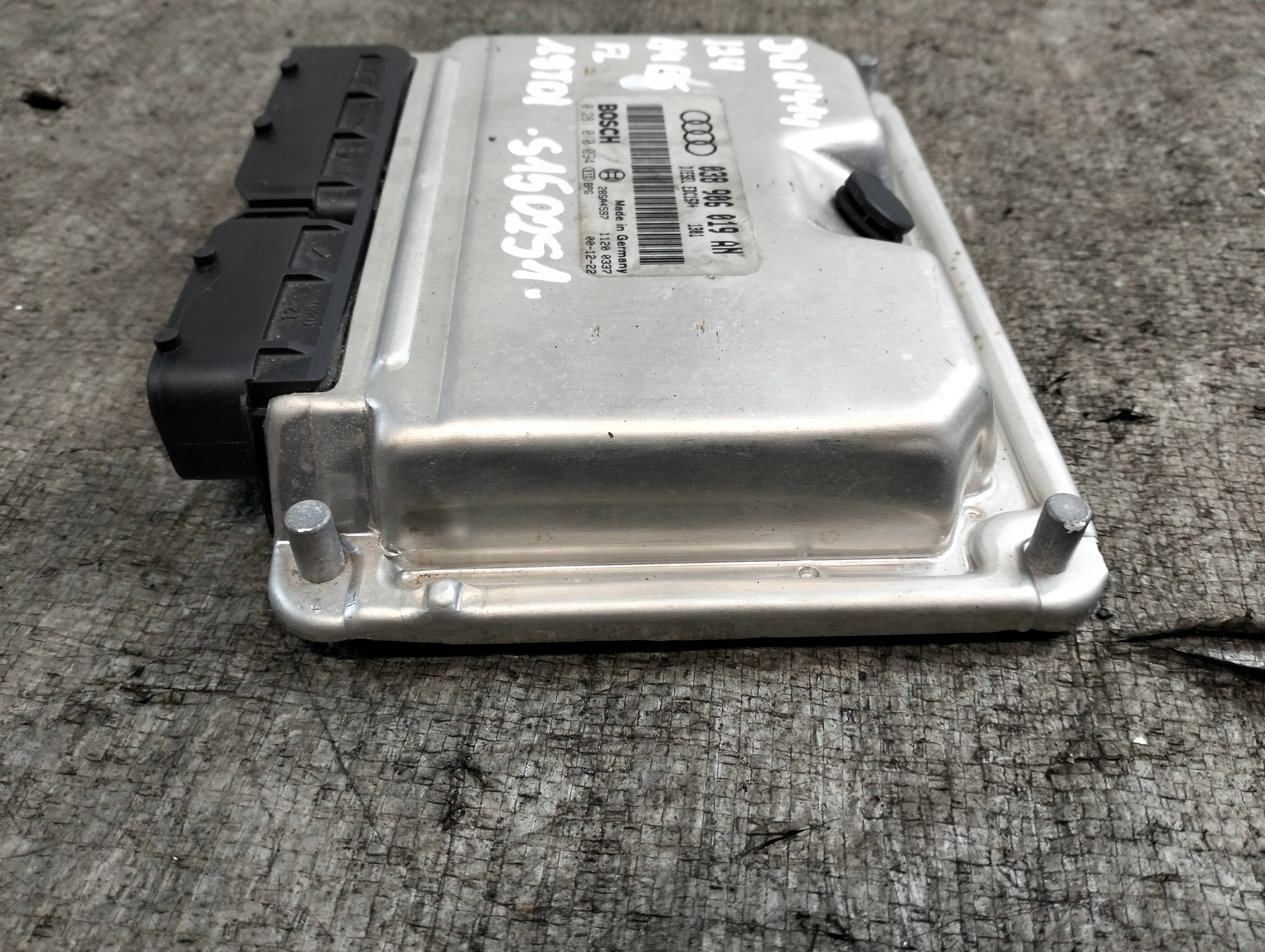 control unit computer of the engine AUDI A4 B5 FL 01r 1.9TDI 038906019AN 0281010094