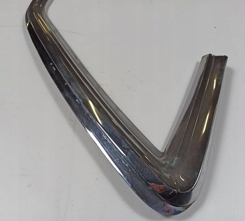frame windows chrom right rear part Mercedes SLC C107 R107