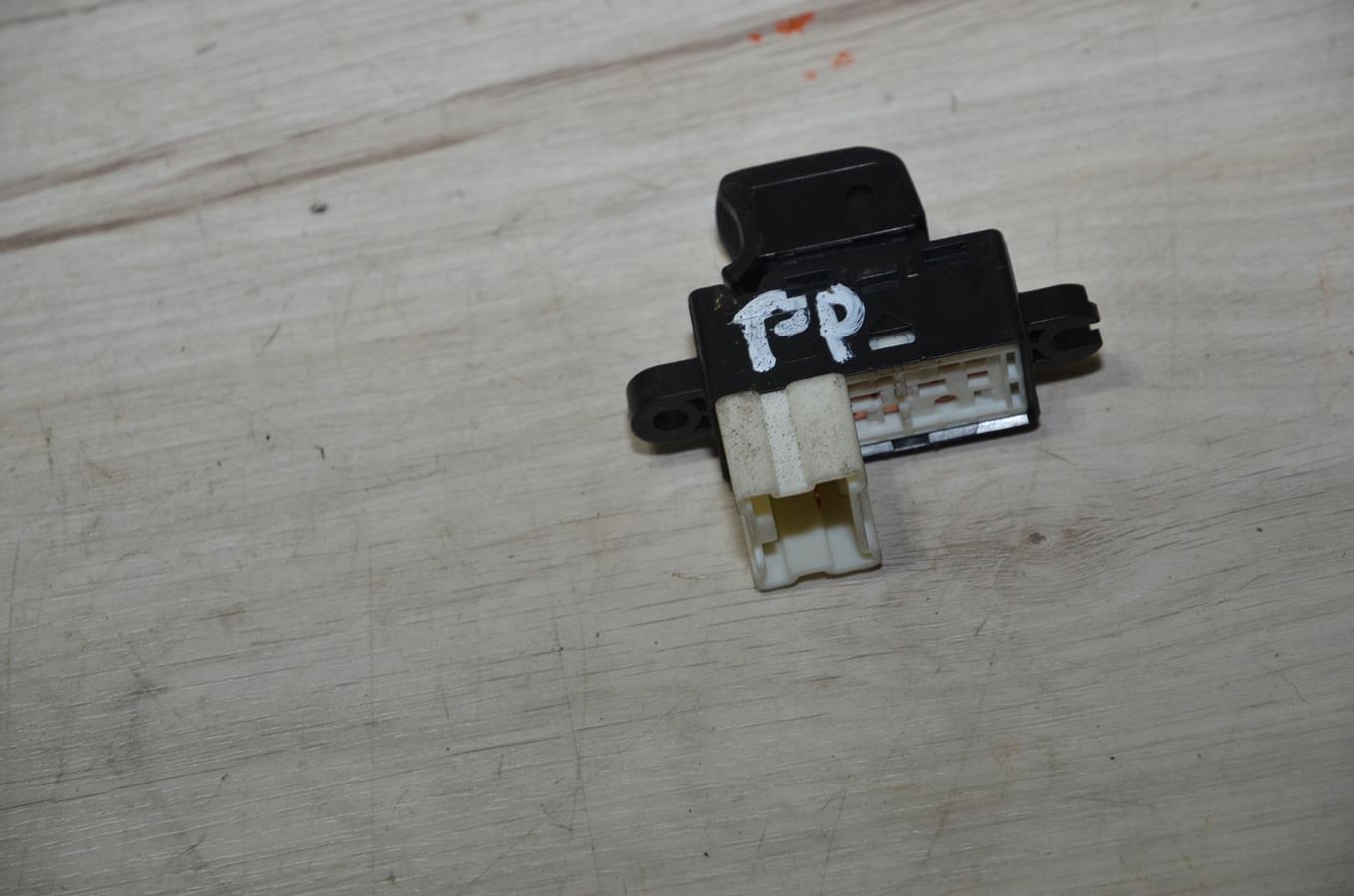 switch windows right P Nissan Note II E12 14r