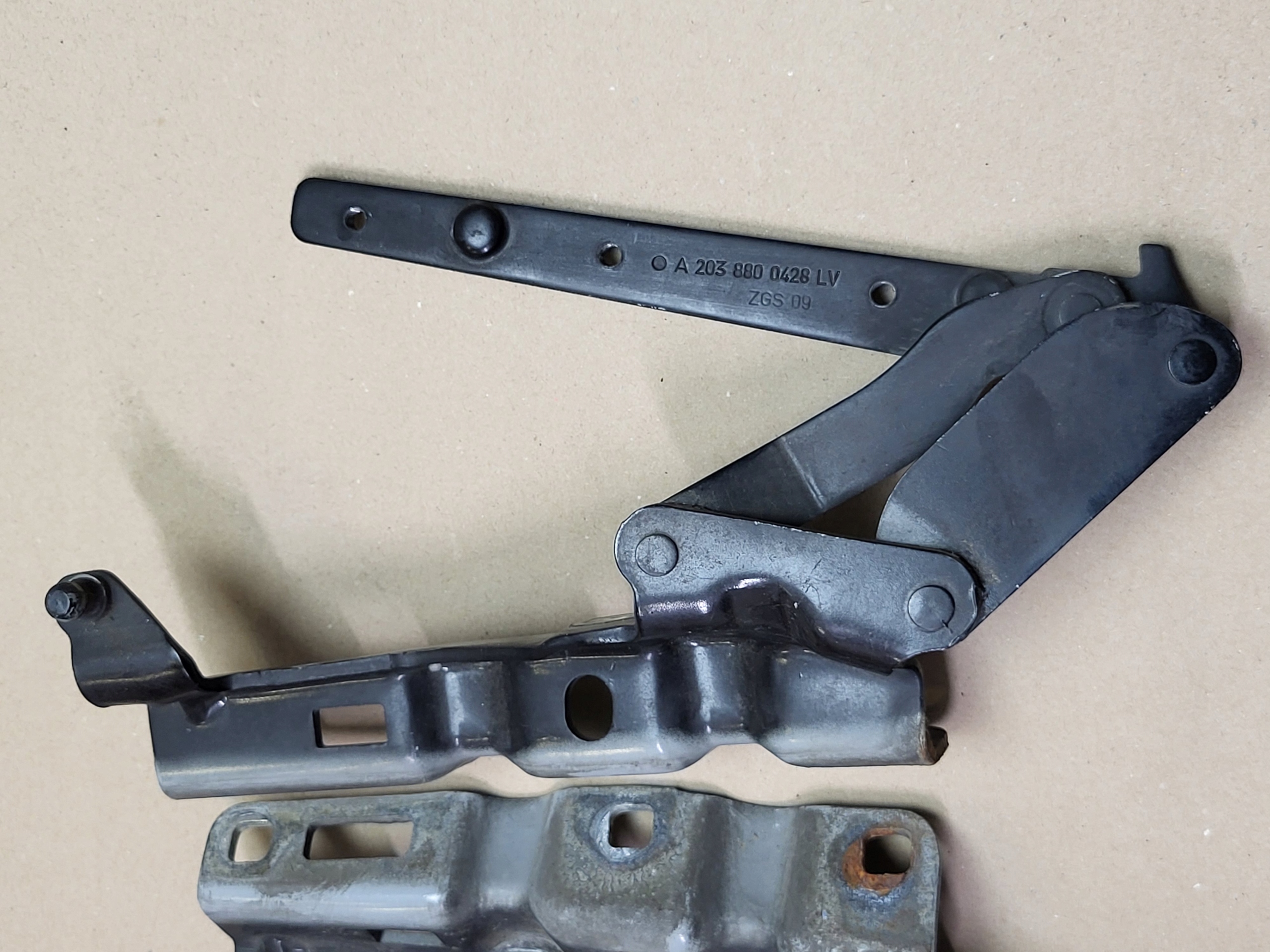 hinge bonnets right left front MERCEDES C W203 A2038800428 A2038800328 OE EU