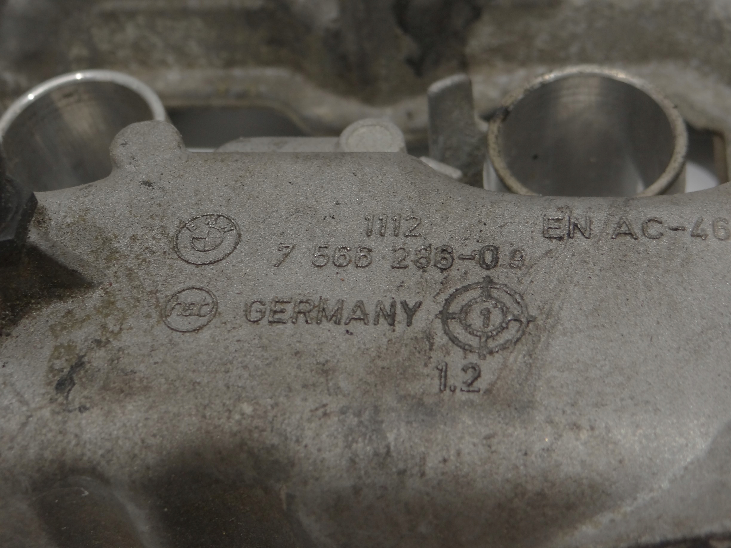 Abdeckung der Ventile BMW F01 F02 N63B44A 7566286
