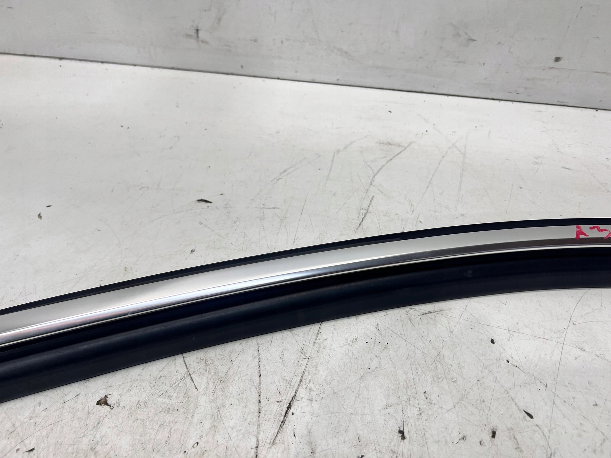 gasket door moulding CHROM left front AUDI A3 8Y 8Y0837431A