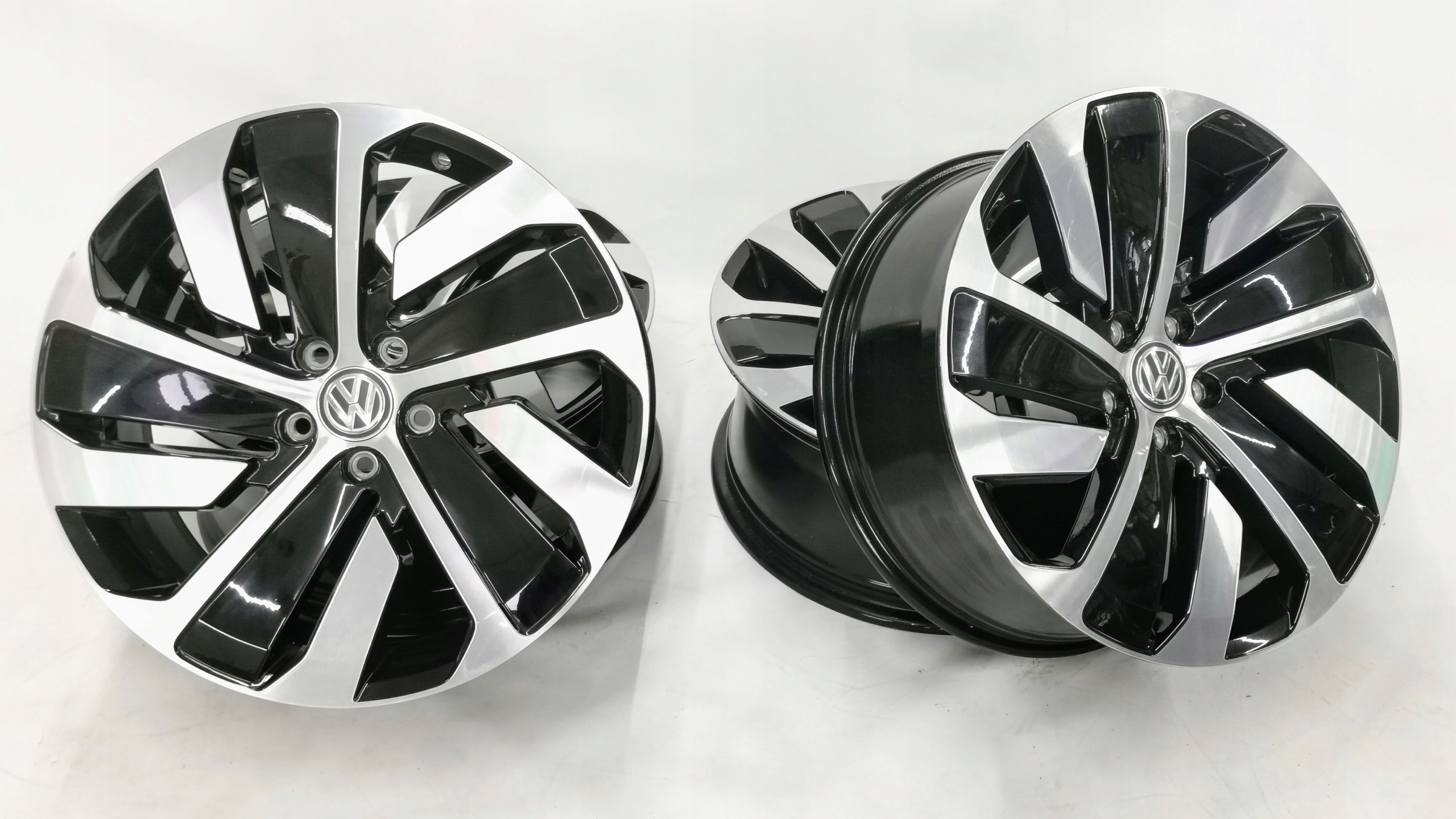 ALUFELGI 19' VW ARTEON 8x19 ET40 3G8601025P KPL Wzór pięcioramienne