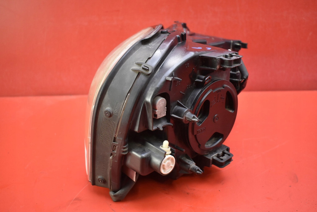 REFLEKTOR left light front XENON EU 31290892 VOLVO XC90 1 and LIFT 06-14