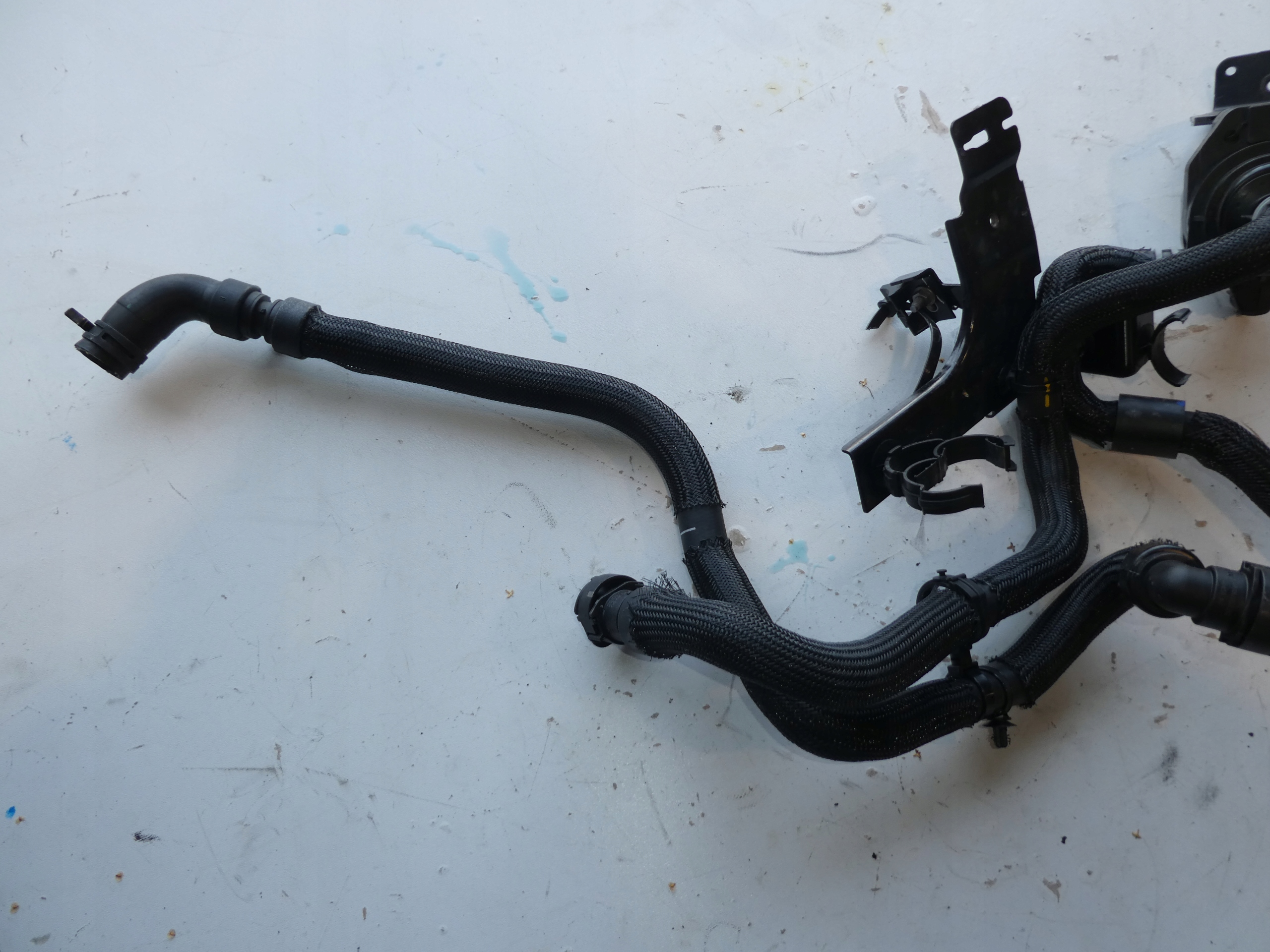 RENAULT MASTER III 2.3 water pump hoses 210109597R