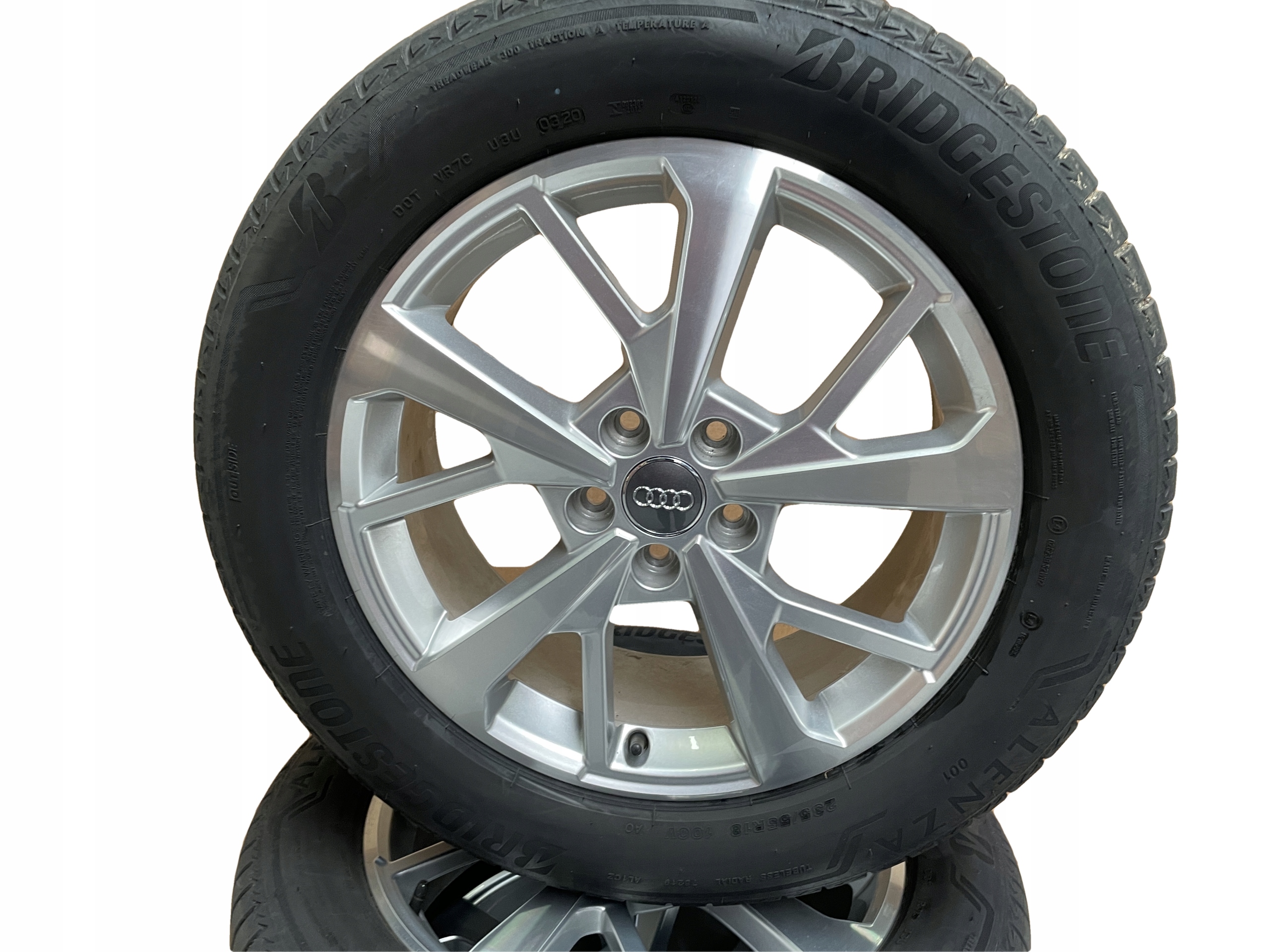 AUDI Q3 83A wheels discs 235/55R18 BRIDGESTONE