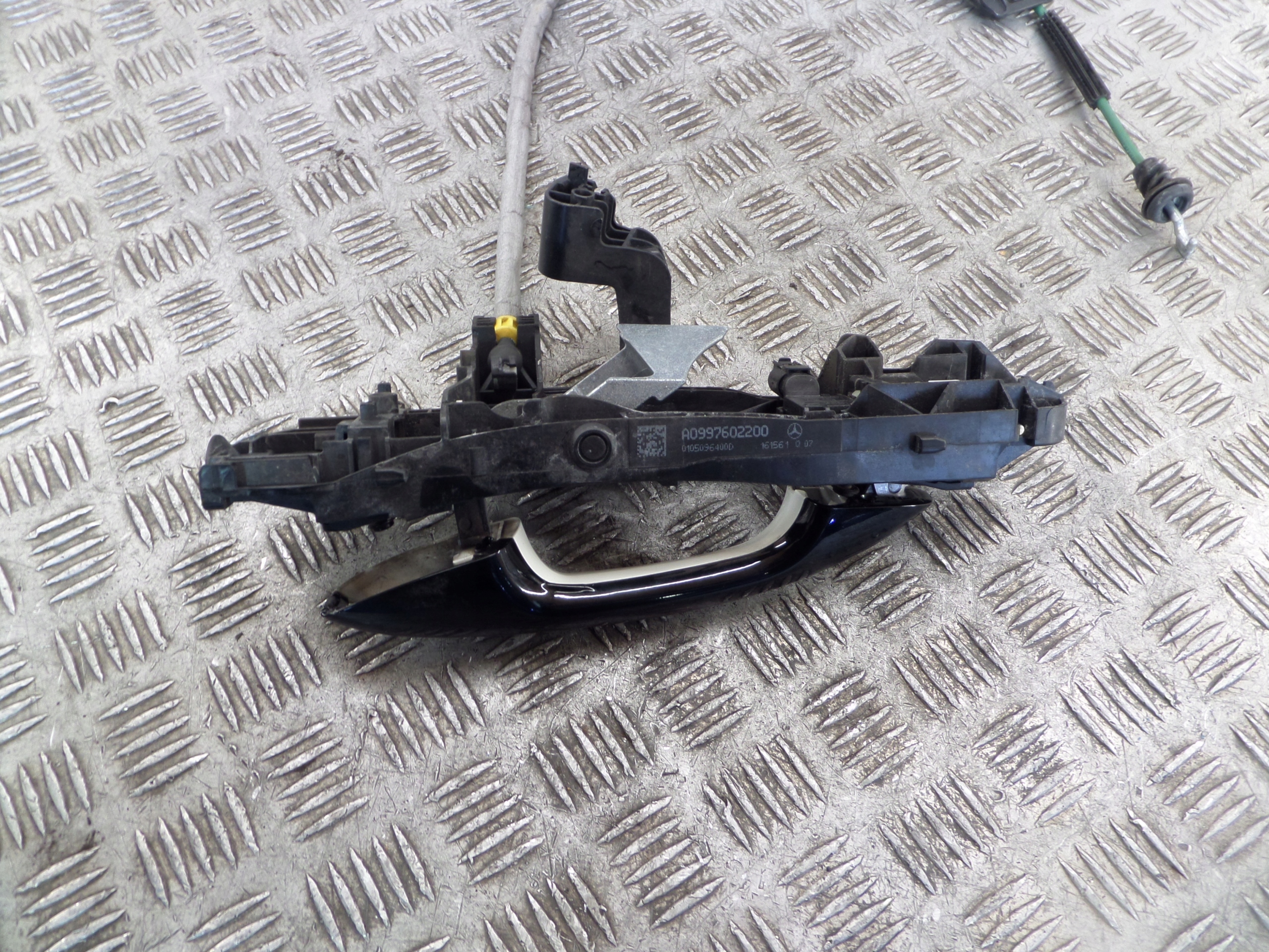 handle lock MERCEDES BENZ C63S AMG W205 A2220064099 A0997602200