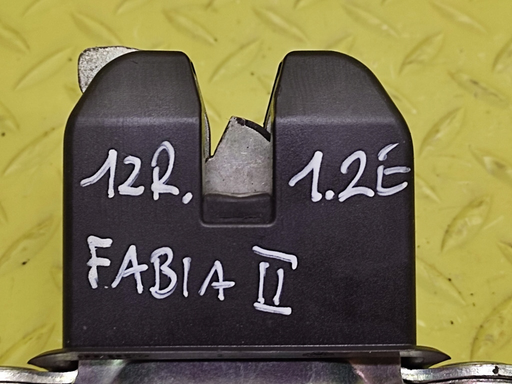 SKODA FABIA II lock bonnet boot 5J0827501C