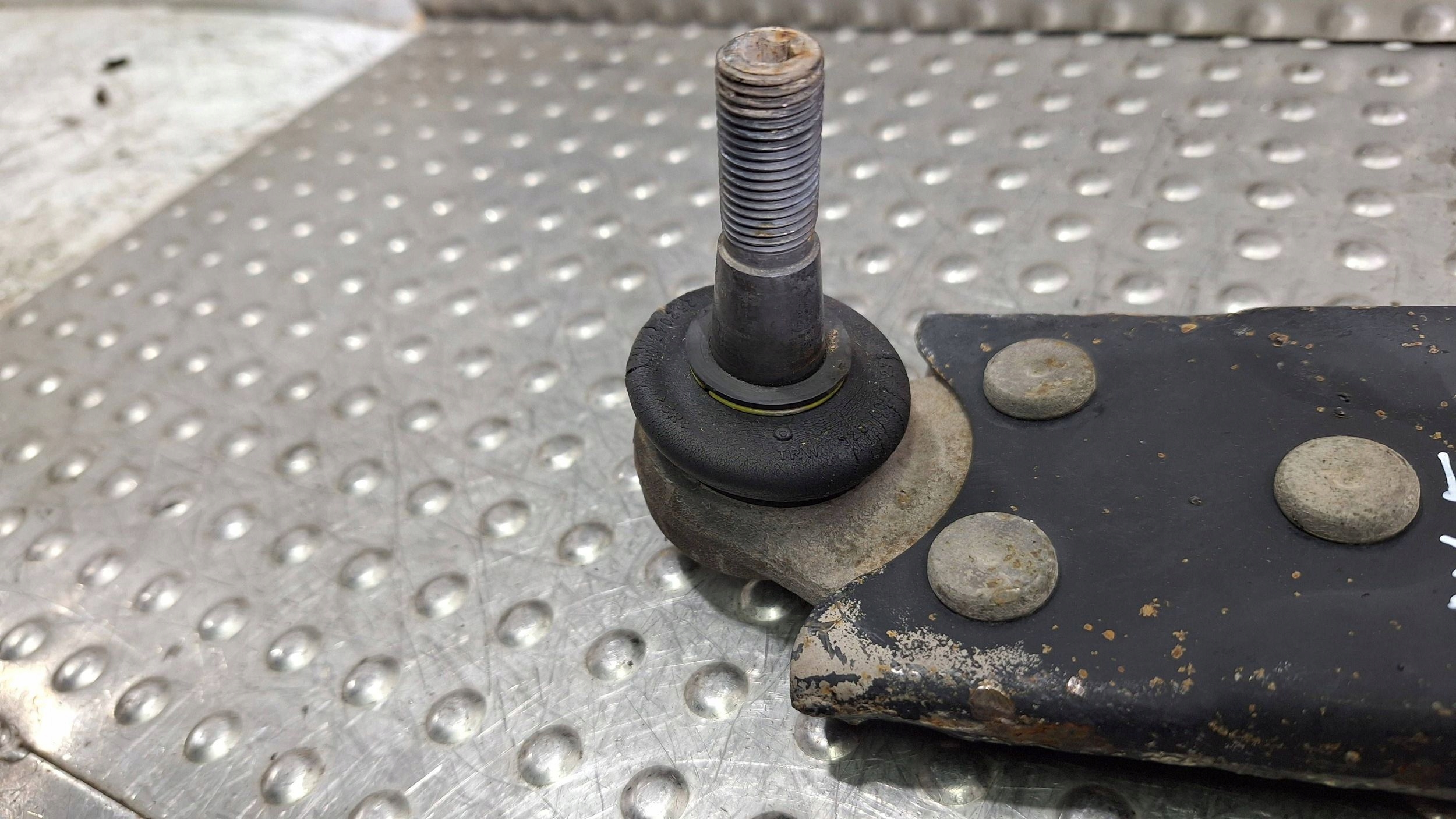 arm left front 4M51-3A424-AG VOLVO C30 C70 S40 II V50