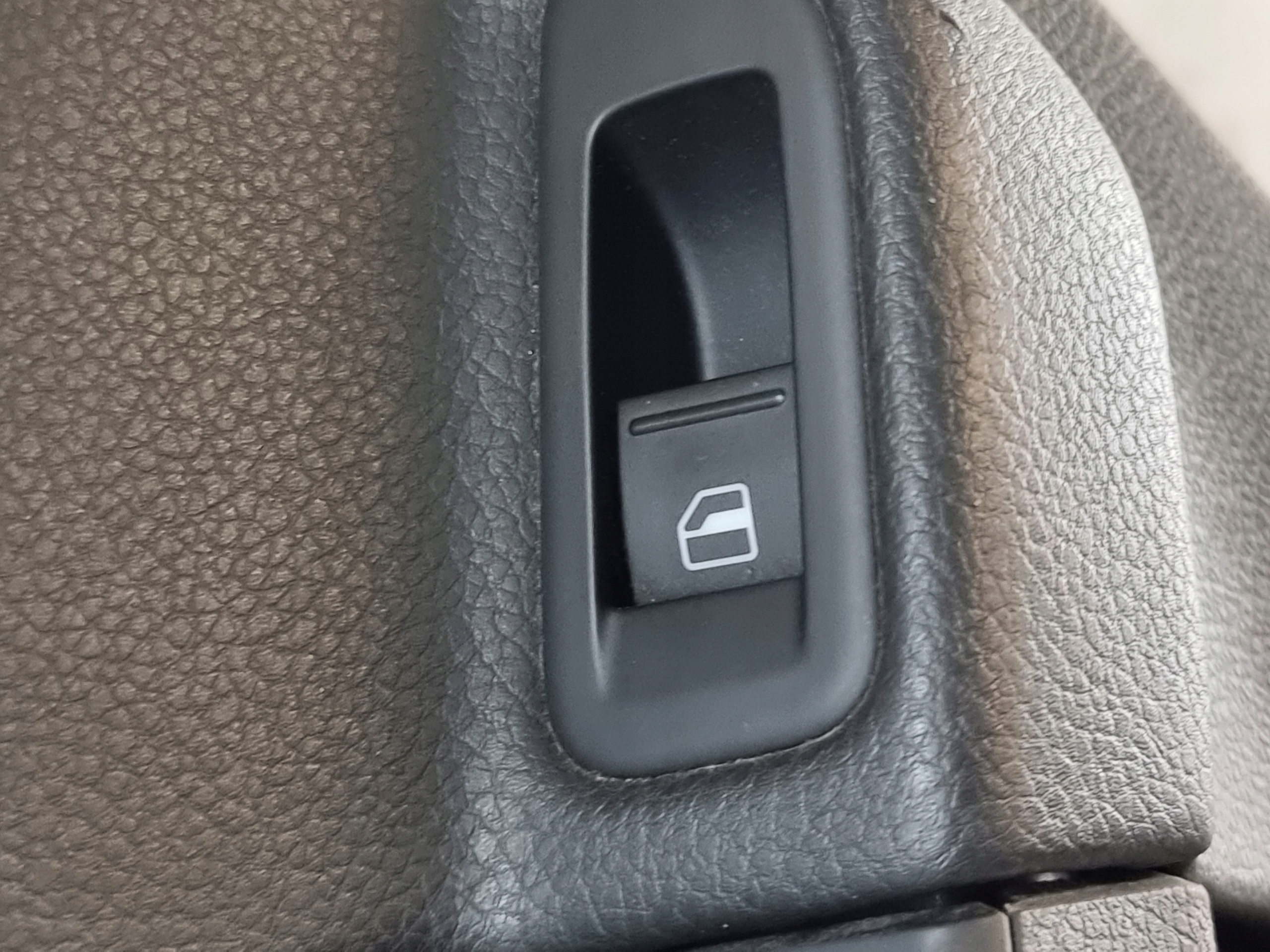 дверные карты левый зад vw GOLF VI HB 10r