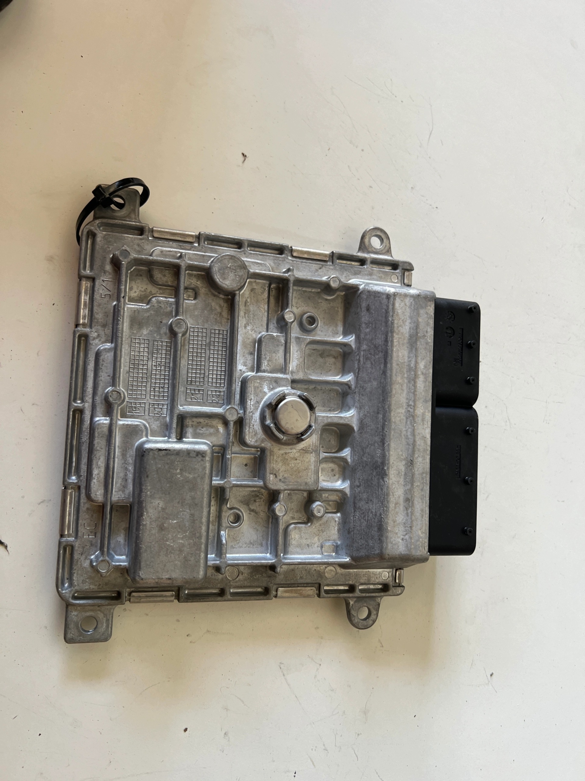 MERCEDES A KLASA 2021 1.3 computer ECU A2829003200 A2829012900 A2C17790300