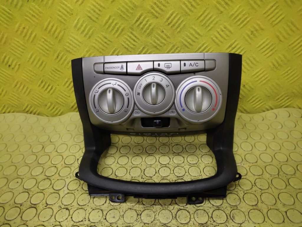 DAIHATSU SIRION 2 PANEL klími klimatizaci