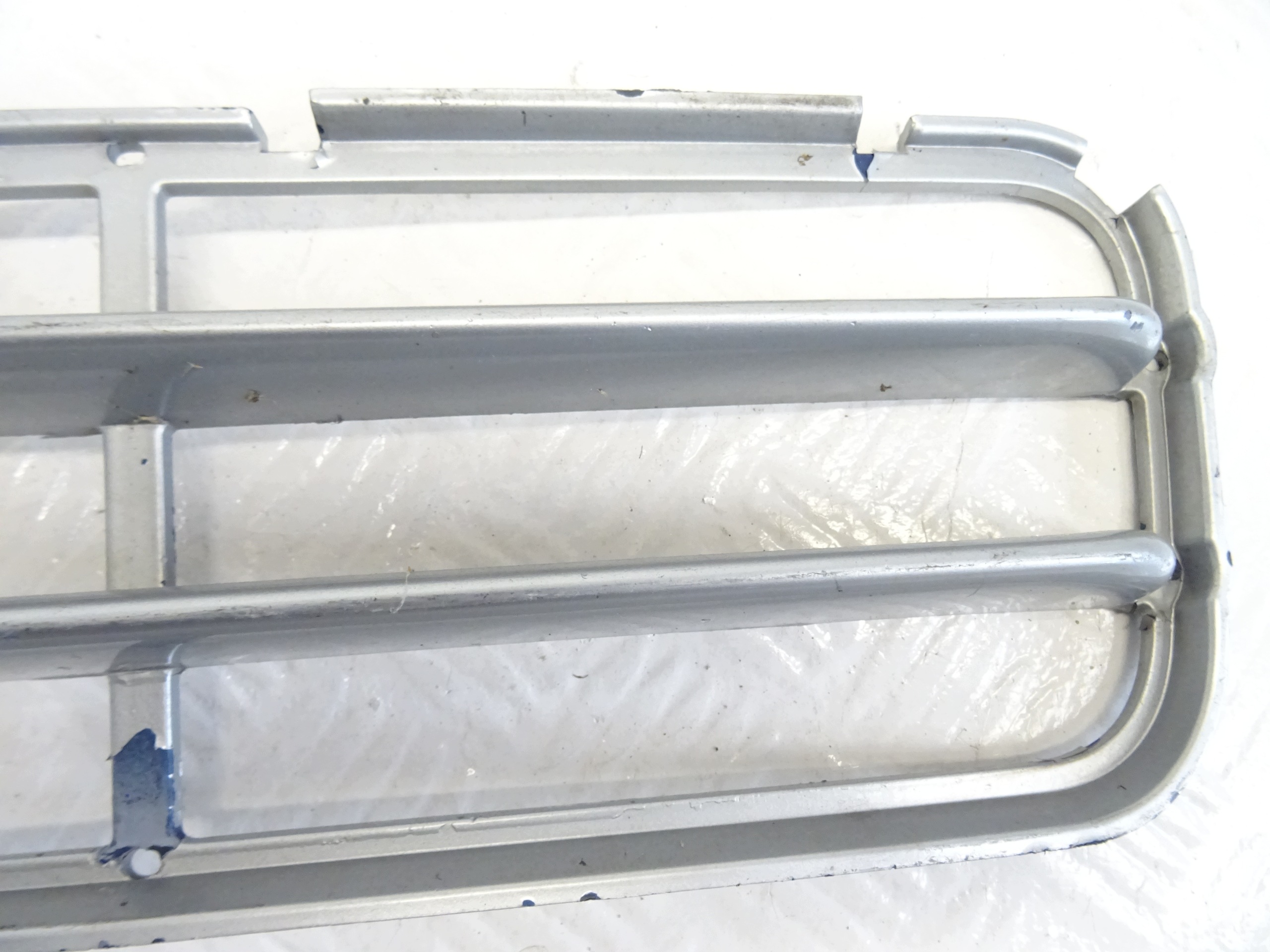 grid of a bumper front central BMW OE 51112233868