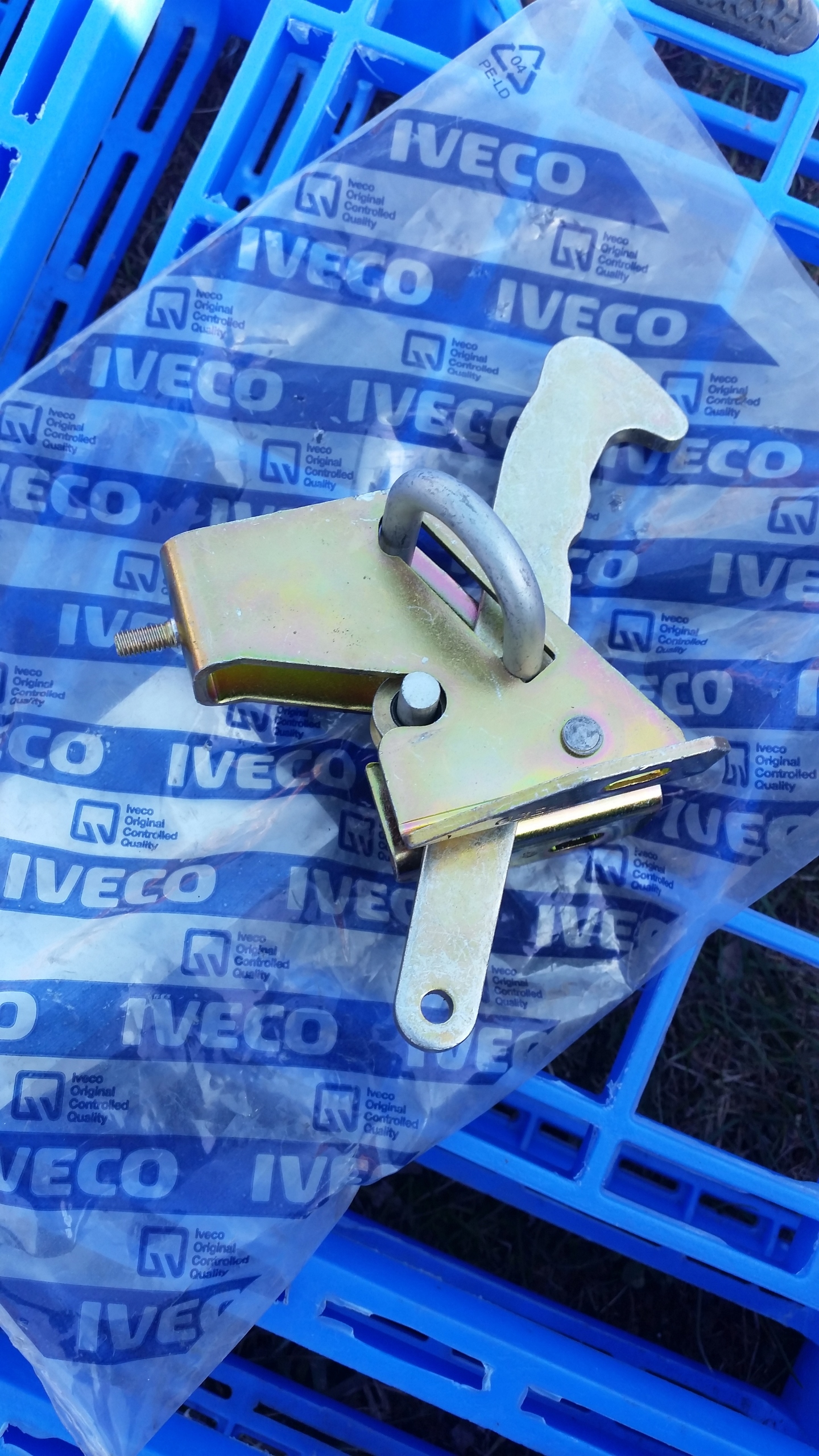 Дверний обмежувач IVECO 98441913