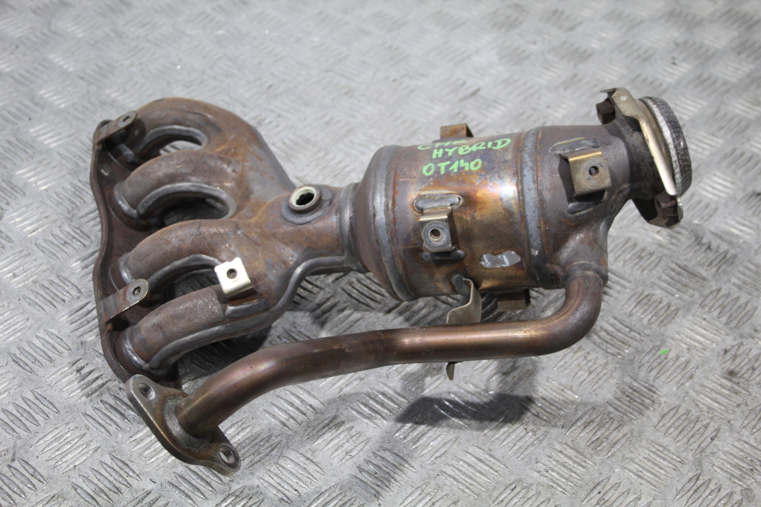 КАТАЛИТИЧЕСКИЙ НЕЙТРАЛИЗАТОР КОЛЛЕКТОР TOYOTA CHR 0T140