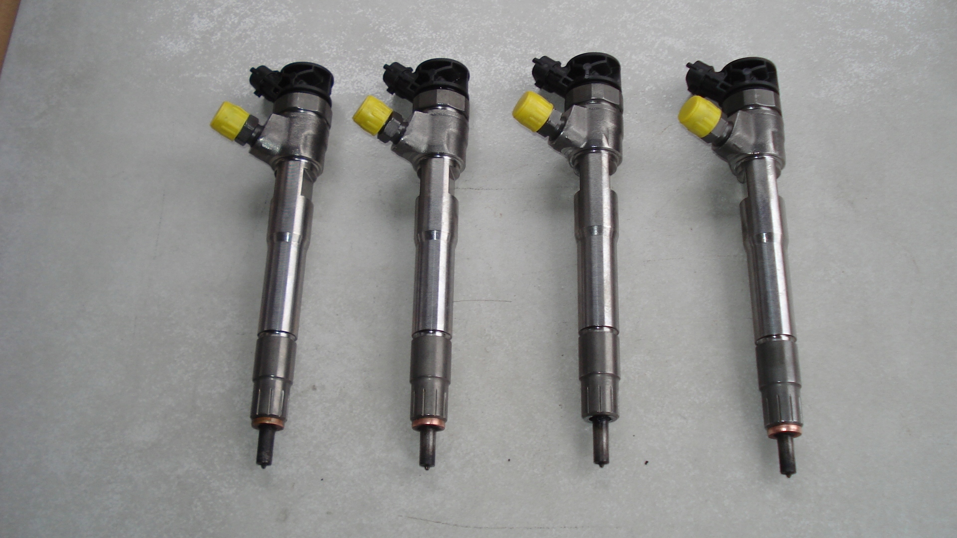 Wtrysk paliwa 0445110939 Renault Trafic Opel Vivaro 2.0DCI