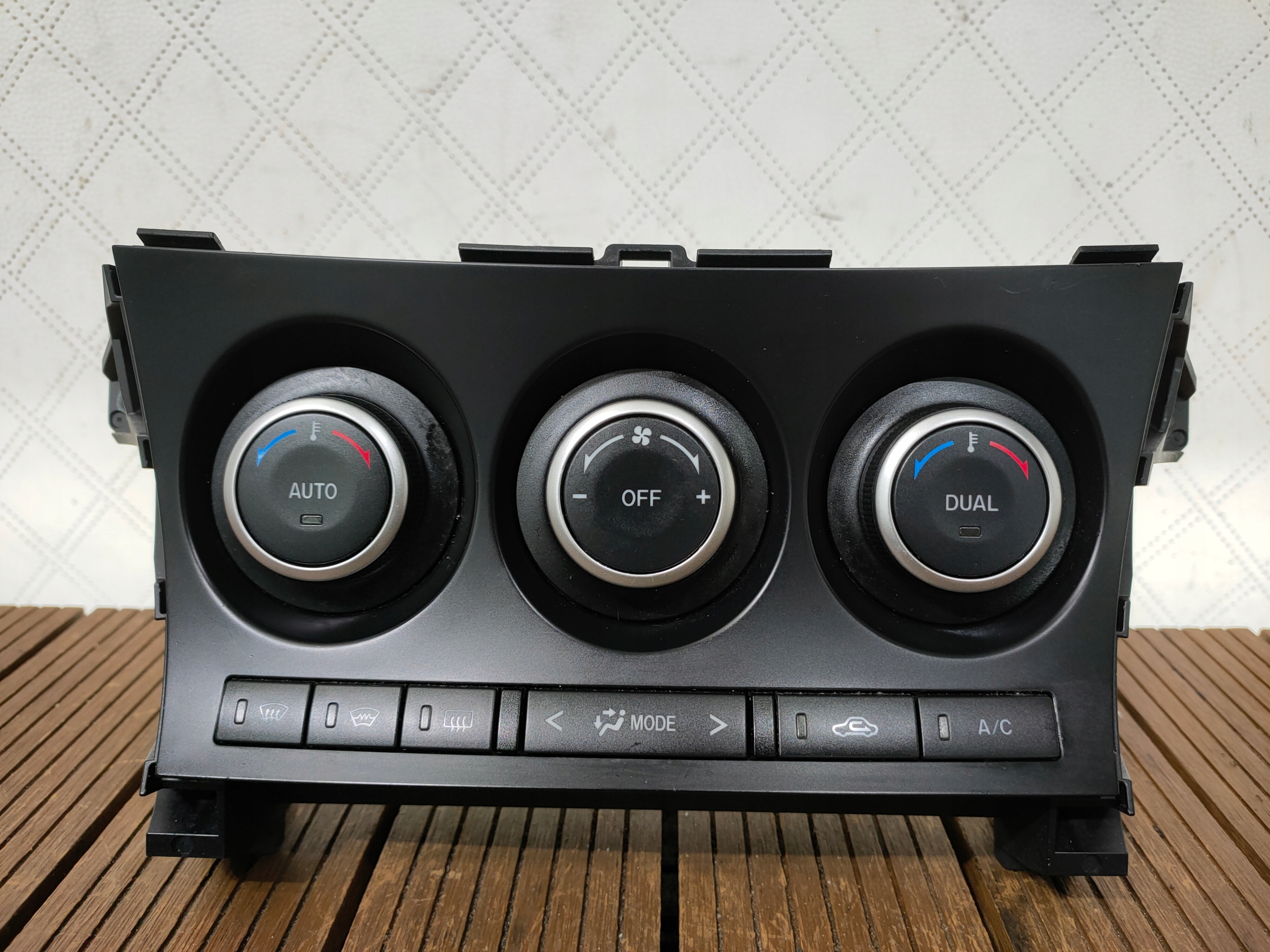 MAZDA 3 BL 09-13 Unite commande clima Bouches buses BHC461190 OE