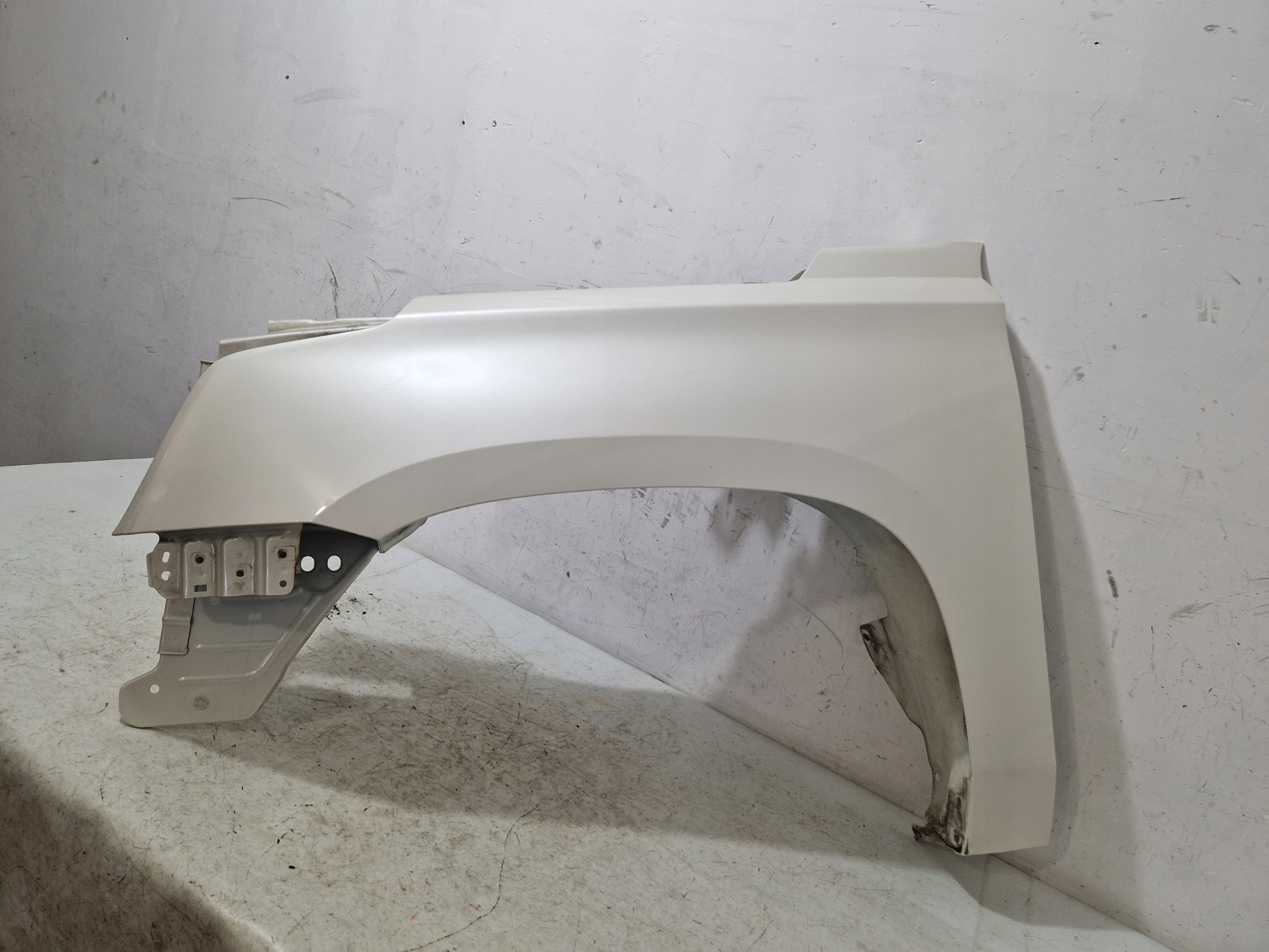 CADILLAC ESCALADE IV 2014 - fender front right front BNG