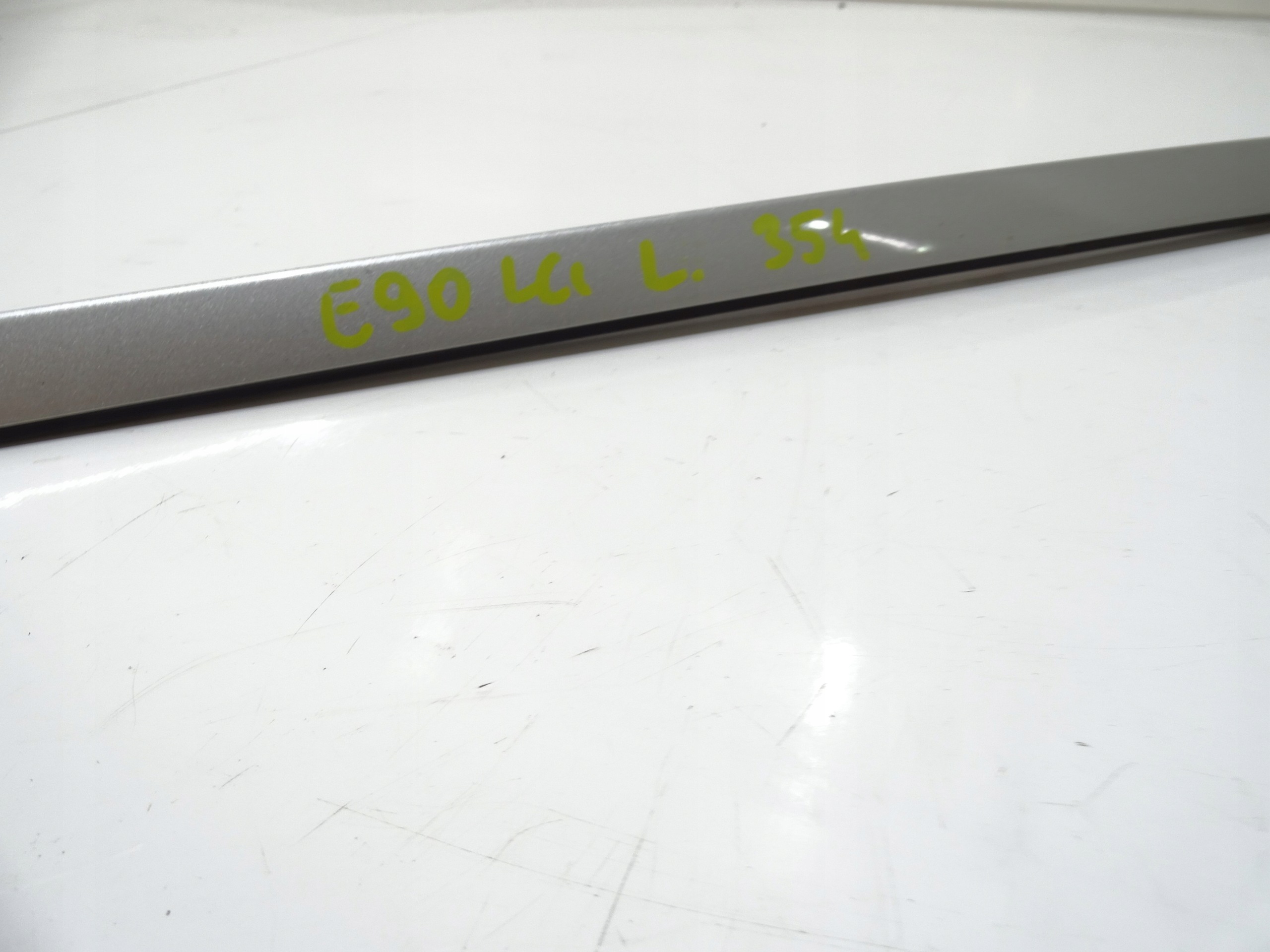 moulding windows CZOLOWEJ left BMW E90 LCI 354 (24235024)