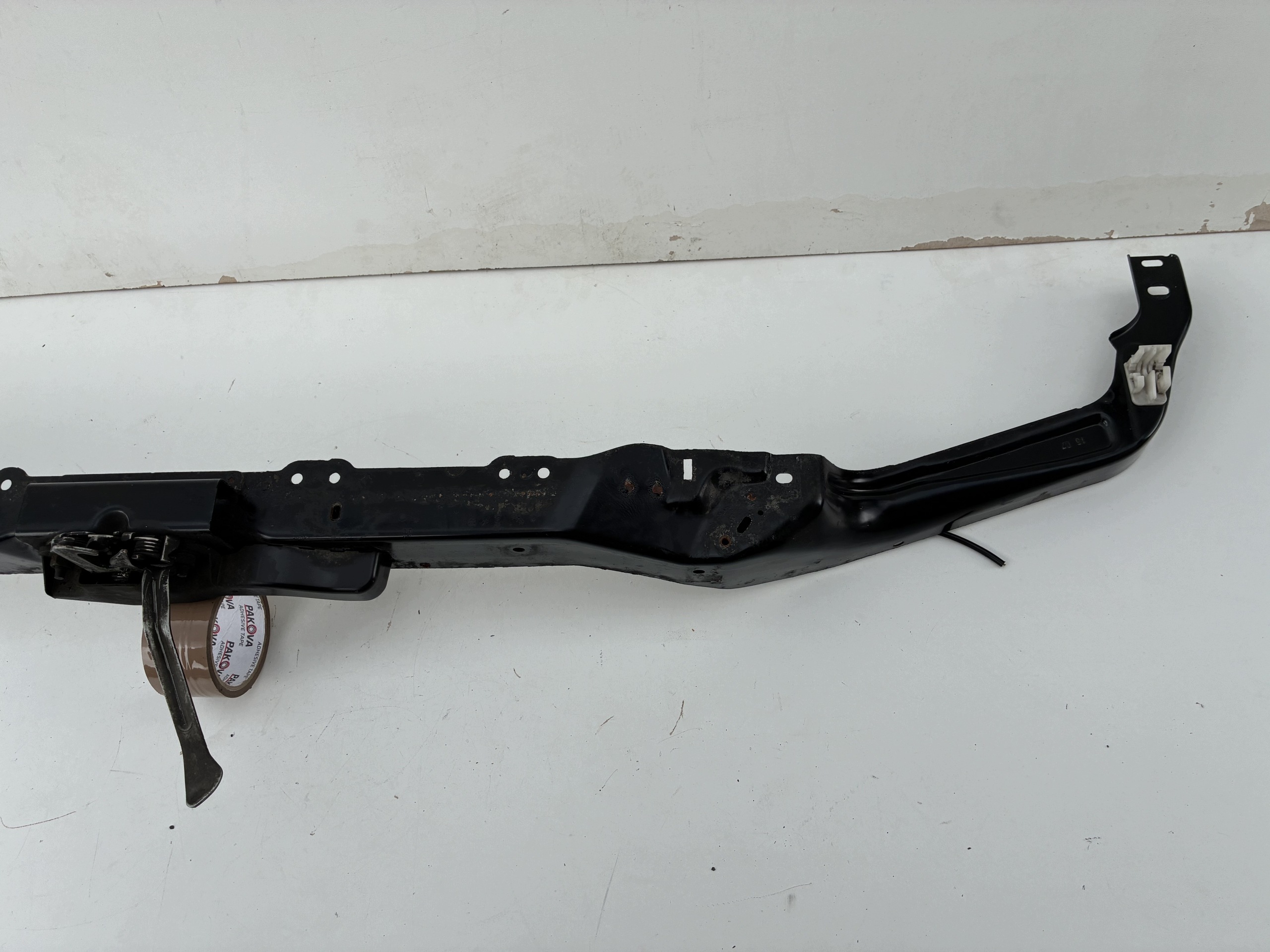 support panel for radiators pillar upper sider lock Citroen C4 Picasso and 06-13r =OEM=