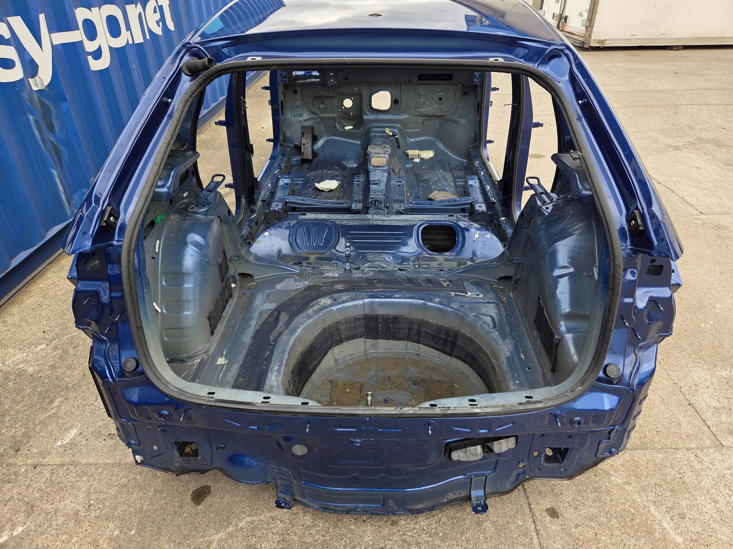 Volkswagen Taigo quarter rear right