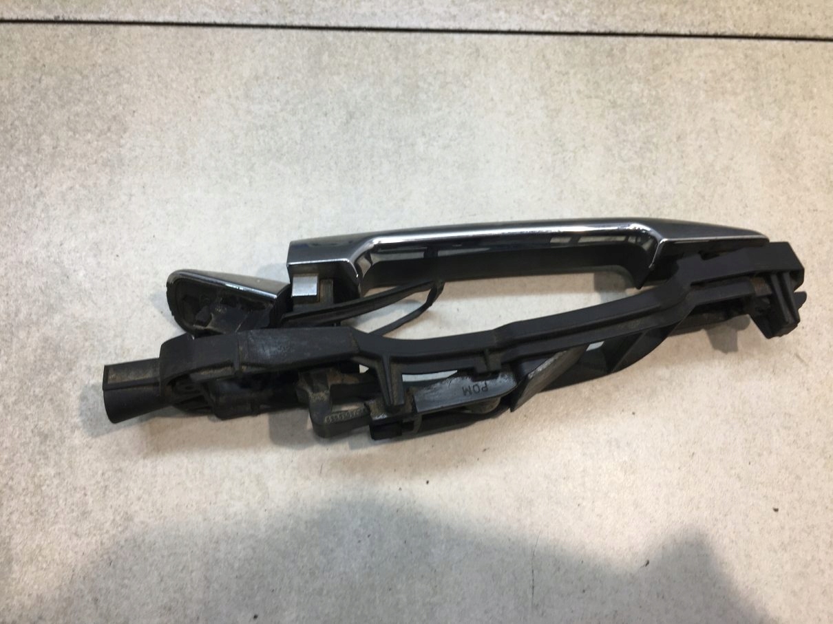 handle exterior left rear part MERCEDES ML W163