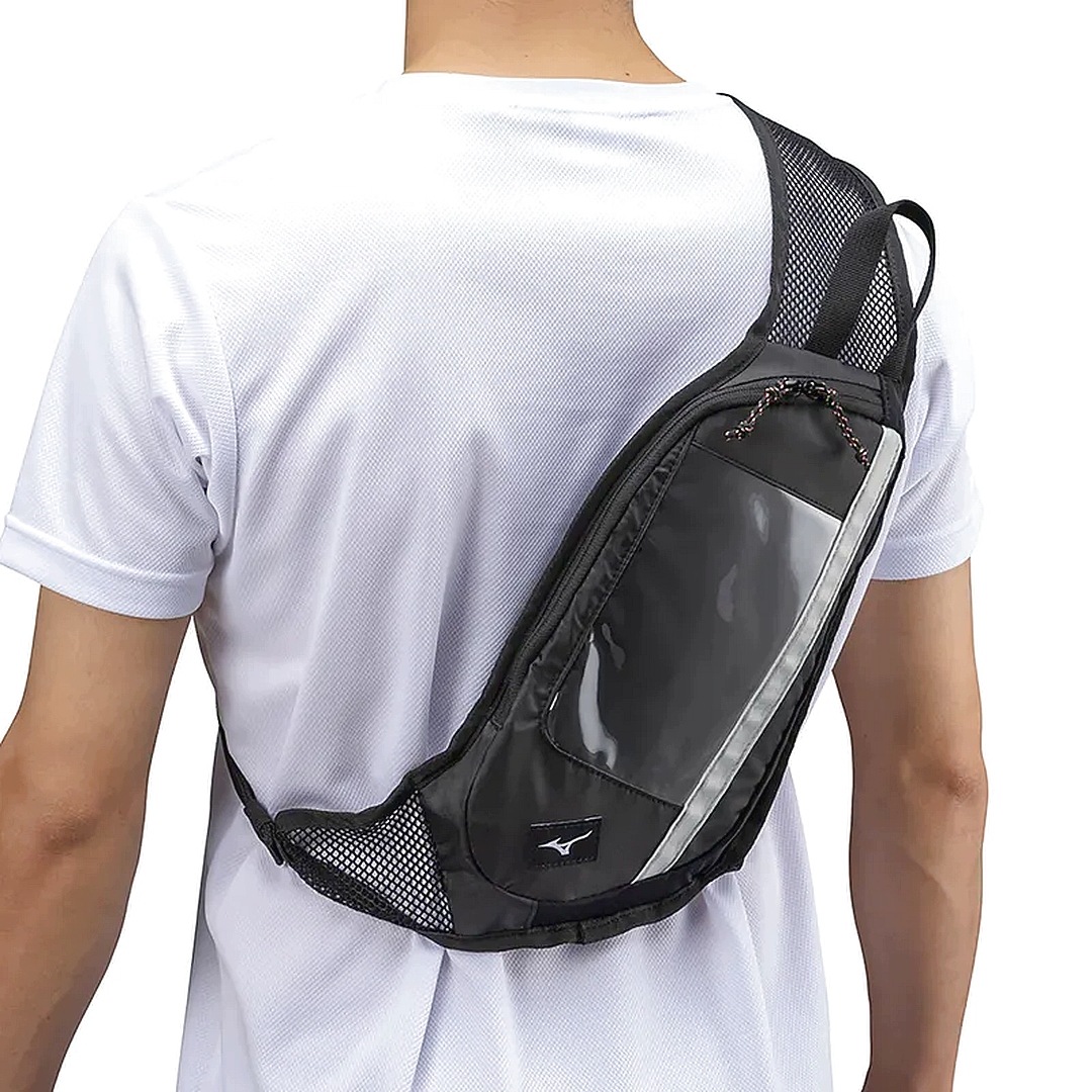 Taška přes rameno na běhání Mizuno Mesh Bodybag Č. Black
