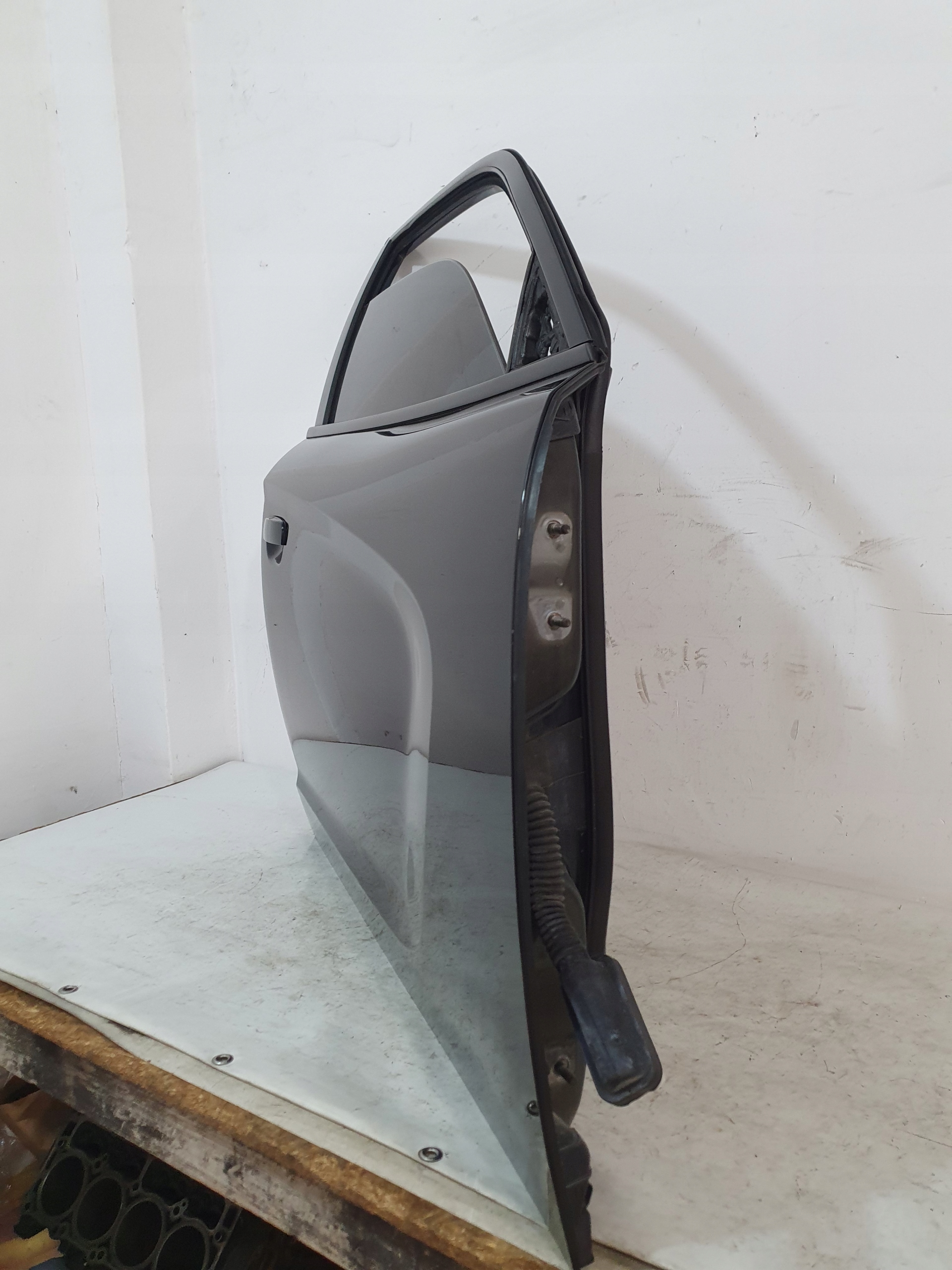 DODGE CHARGER 18 - door right front complete PX8